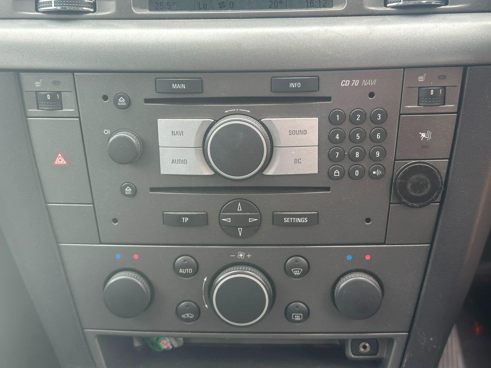 Vauxhall Vectra view 13