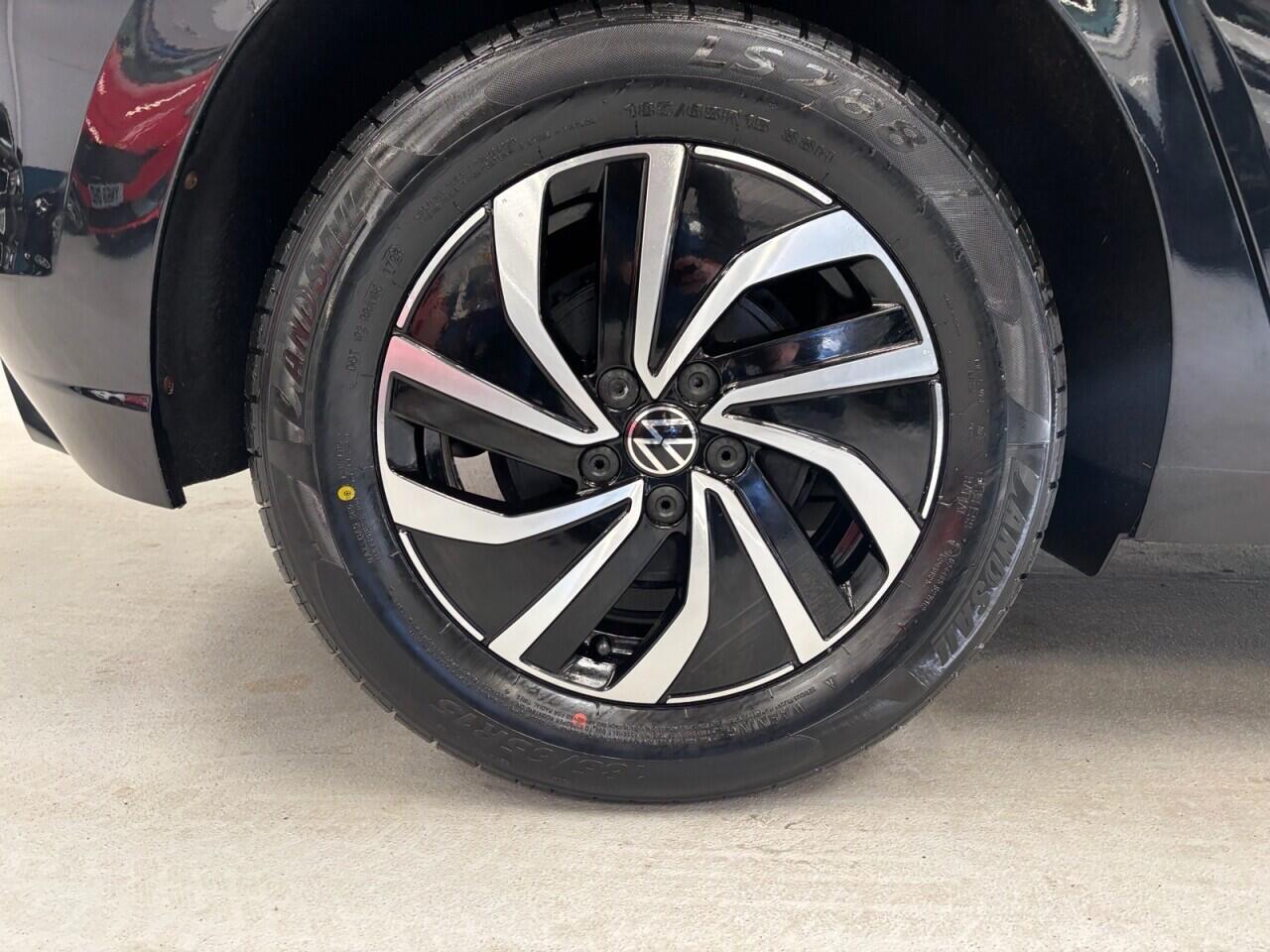 Volkswagen Polo view 10