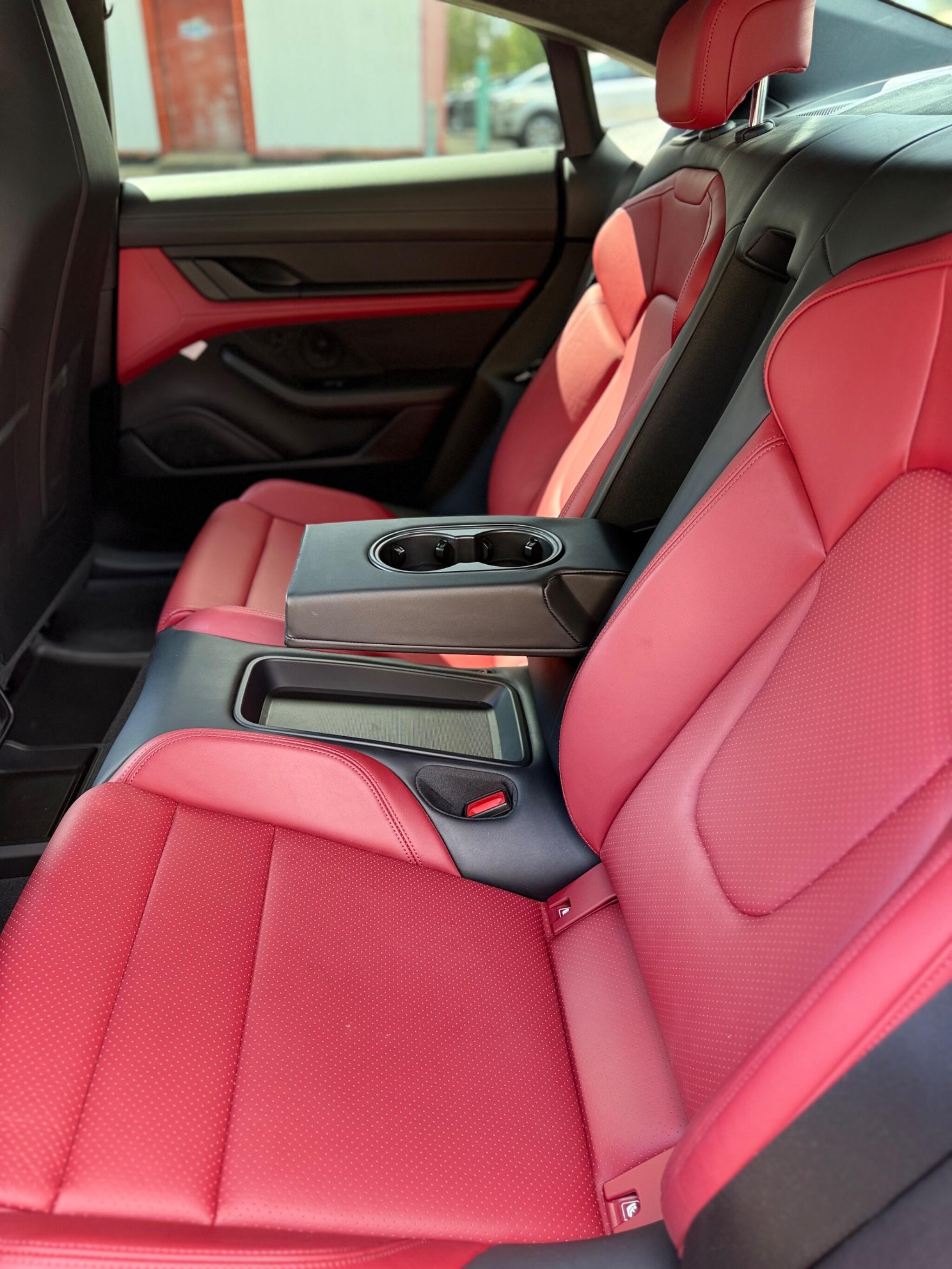 Porsche Taycan view 31