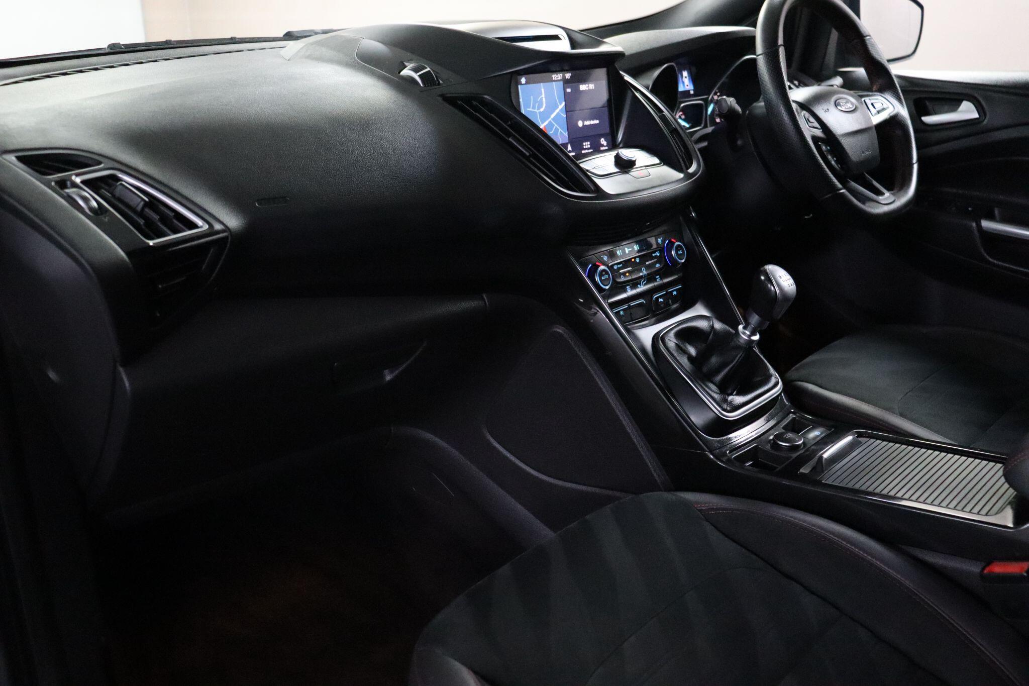 Ford Kuga view 34
