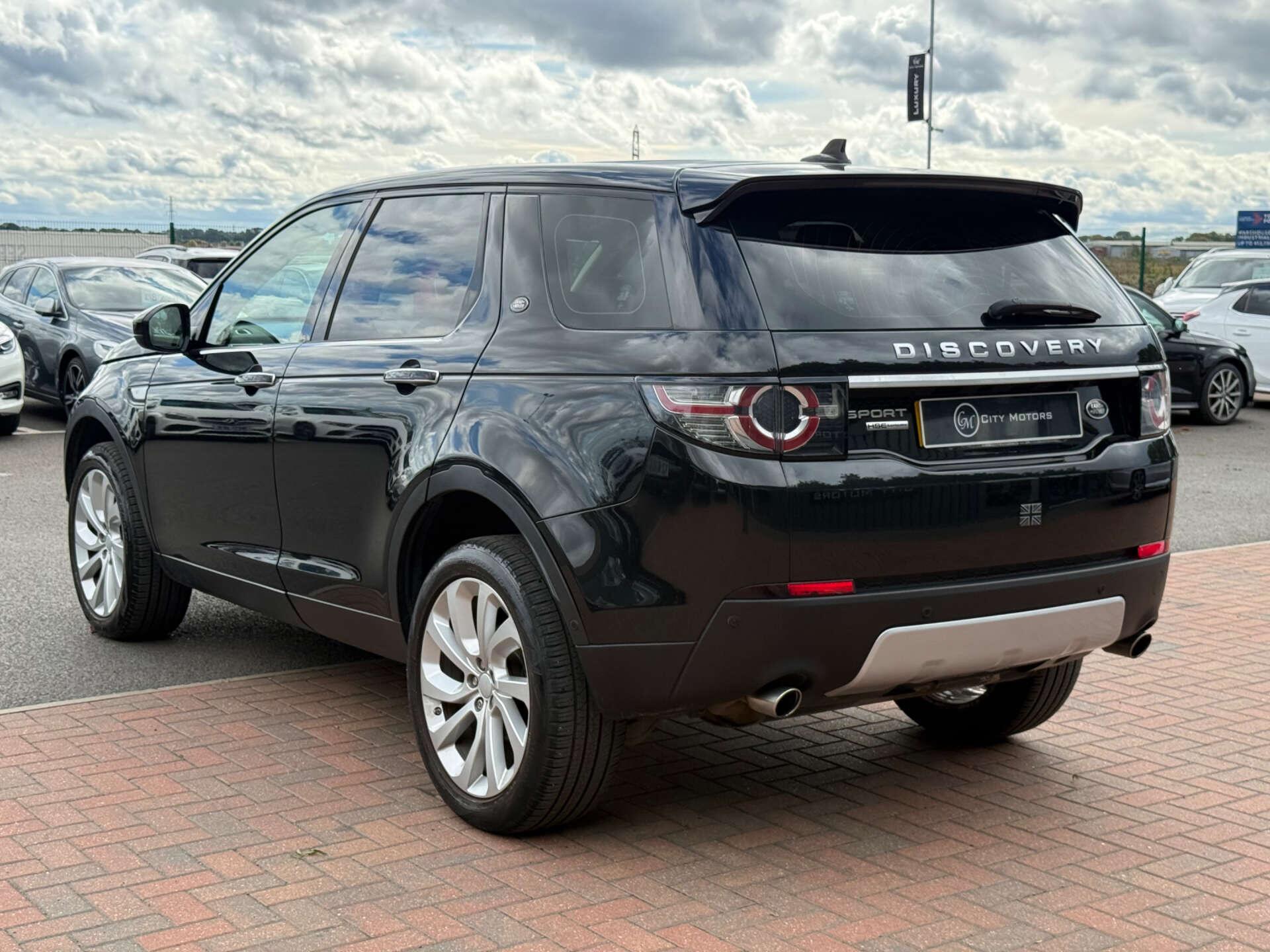 Land Rover Discovery Sport view 29