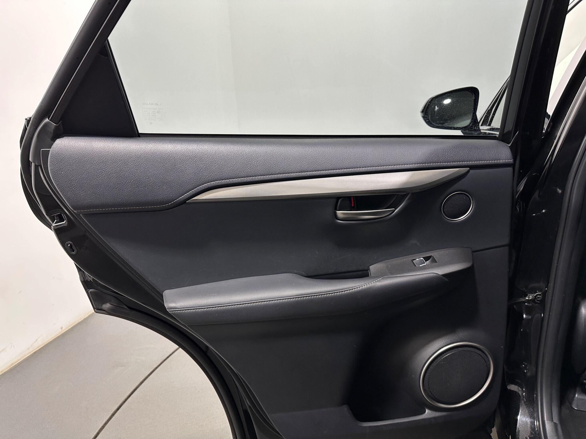 Lexus NX view 40