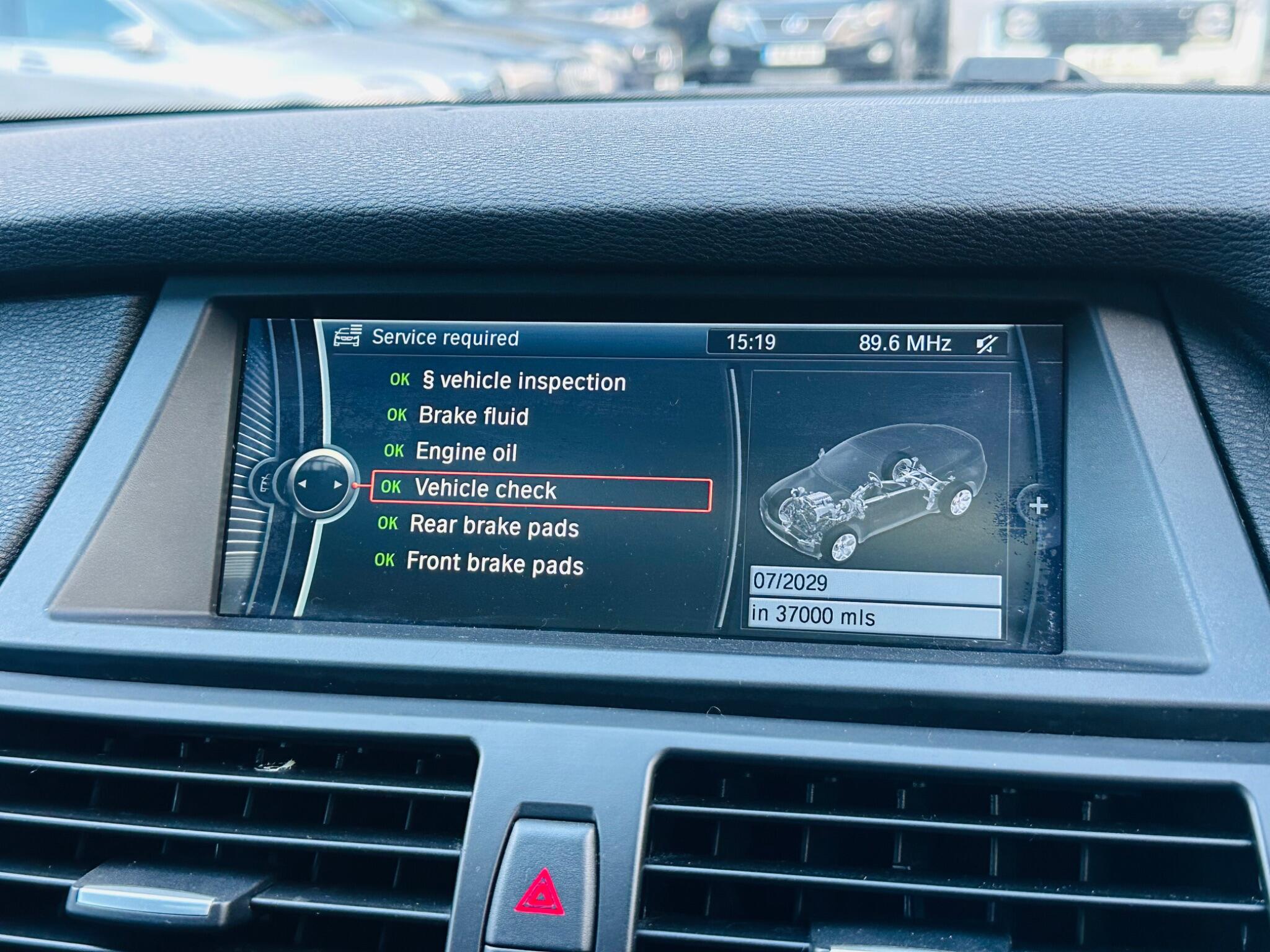 BMW X6 view 43