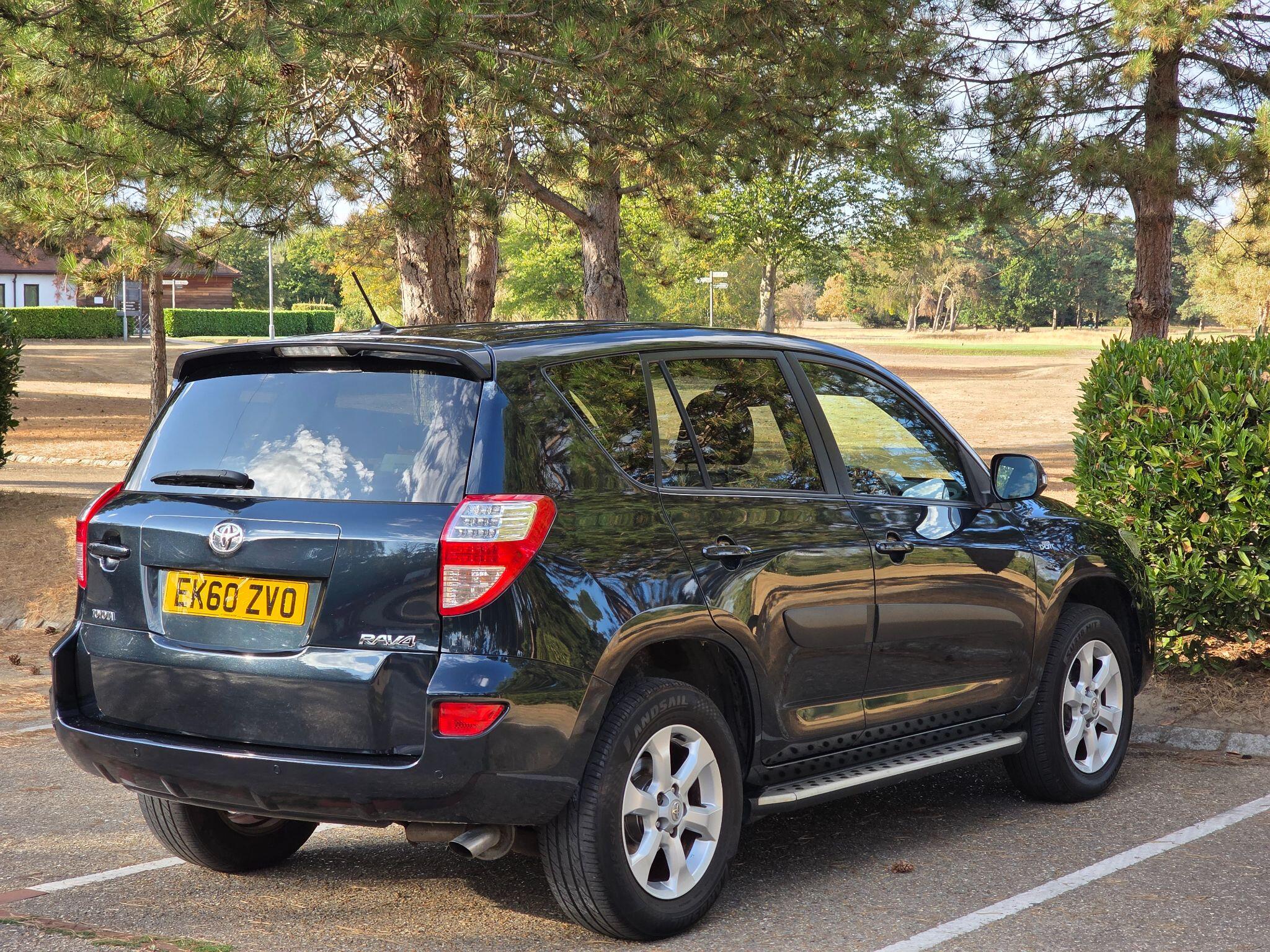 Toyota RAV4 view 11