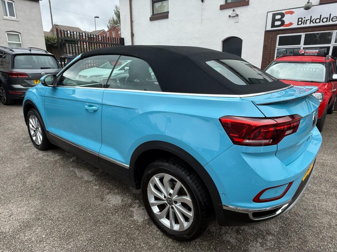 Volkswagen T-Roc view 15