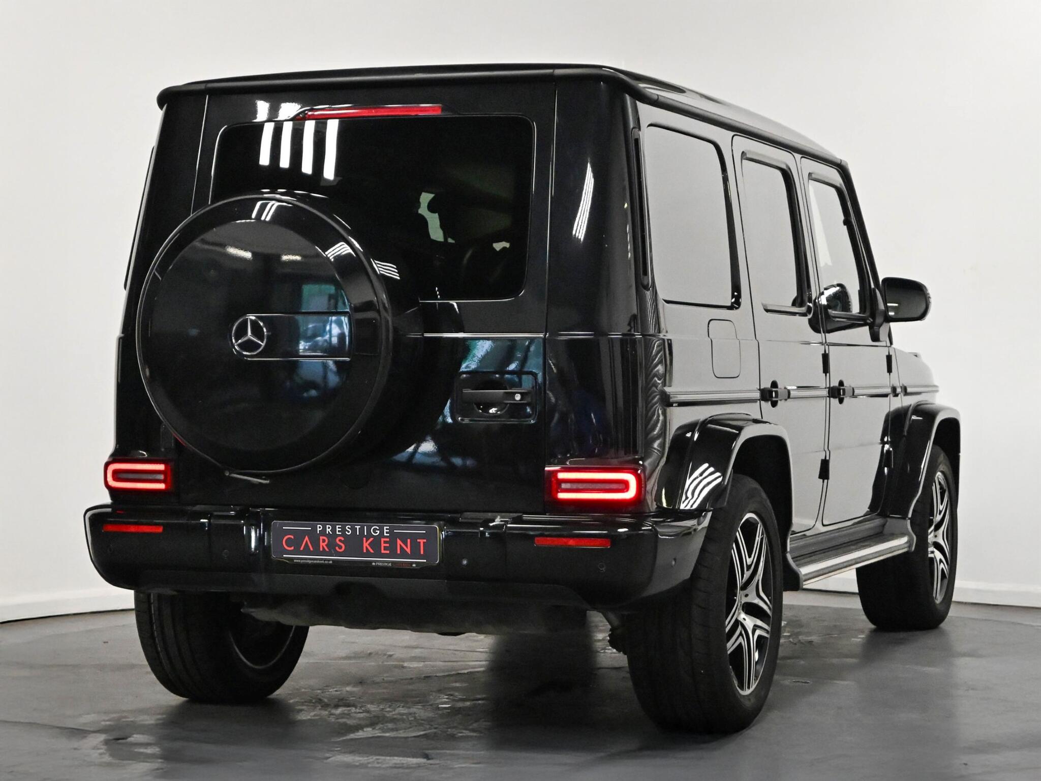 Mercedes-Benz G-Class view 24