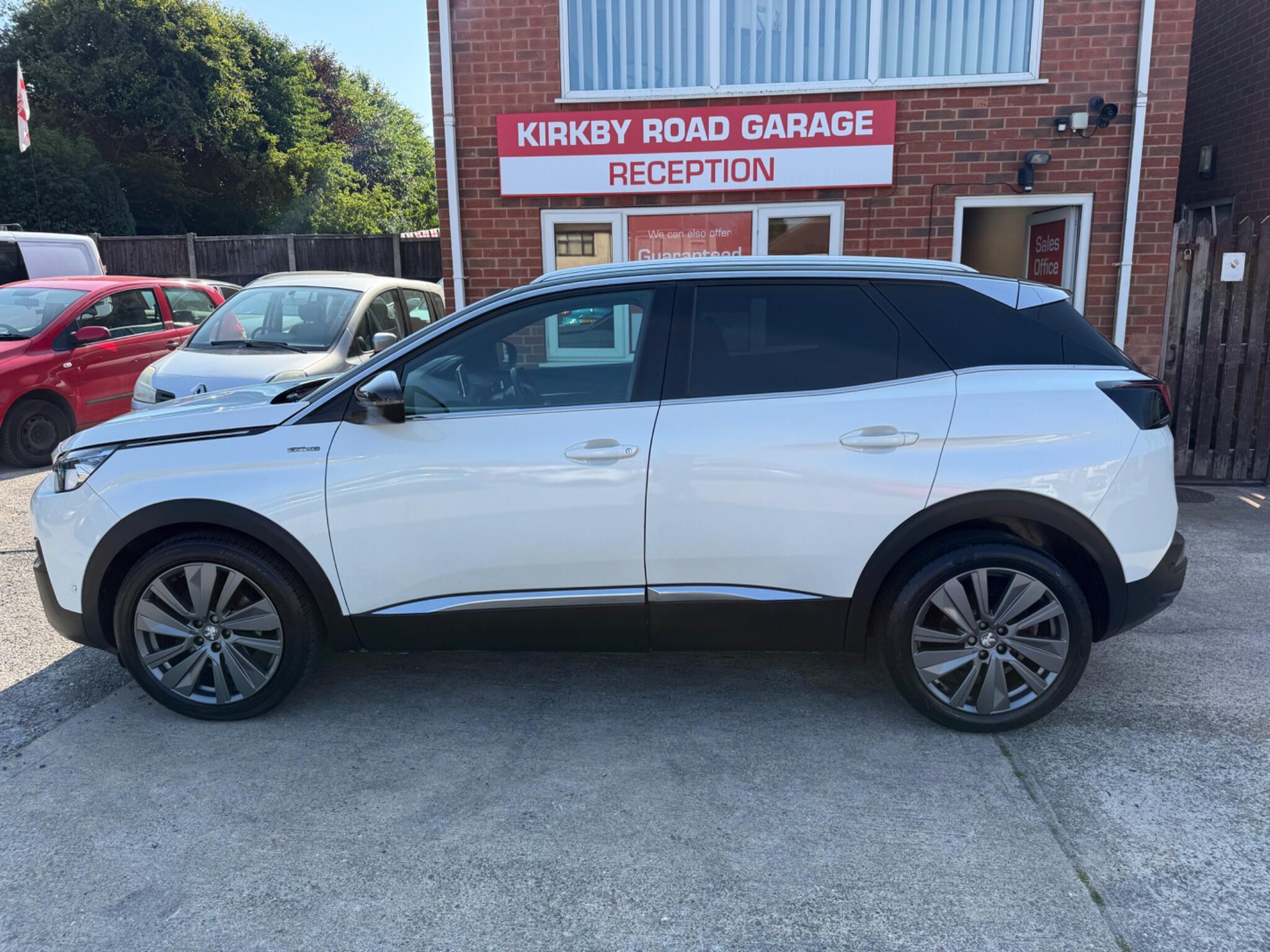 Peugeot 3008 view 5