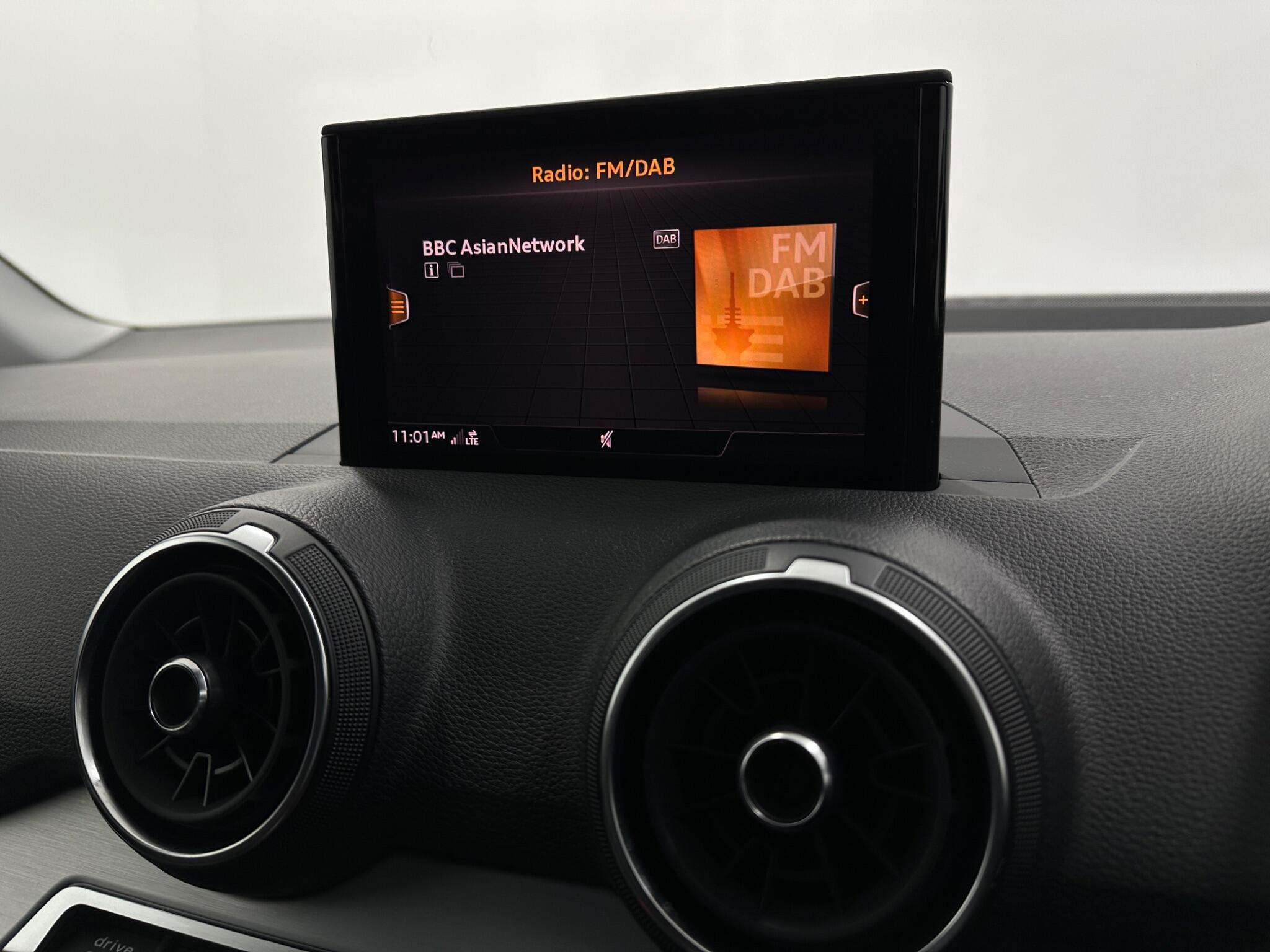 Audi Q2 view 26