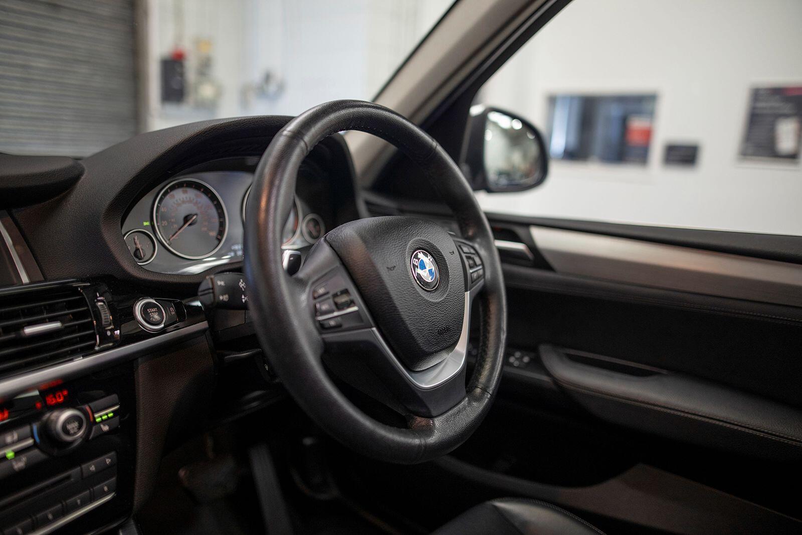 BMW X3 view 87