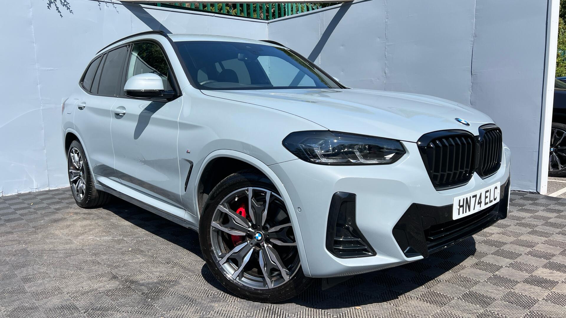 BMW X3 view 24