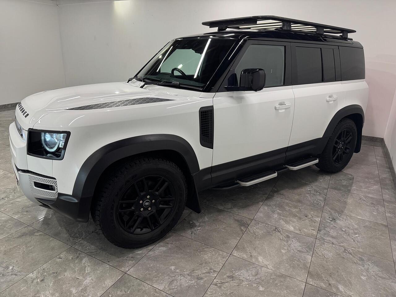 Land Rover Defender view 3