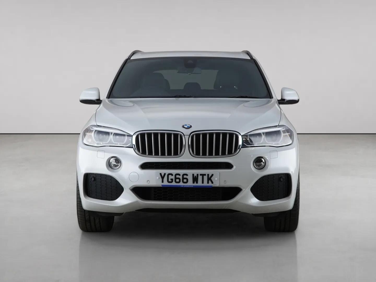 BMW X5 view 5