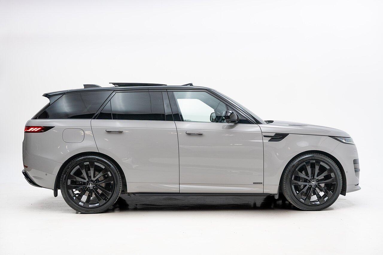 Land Rover Range Rover Sport view 6