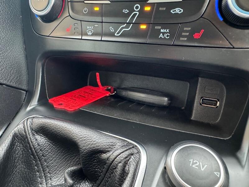 Ford Focus view 34