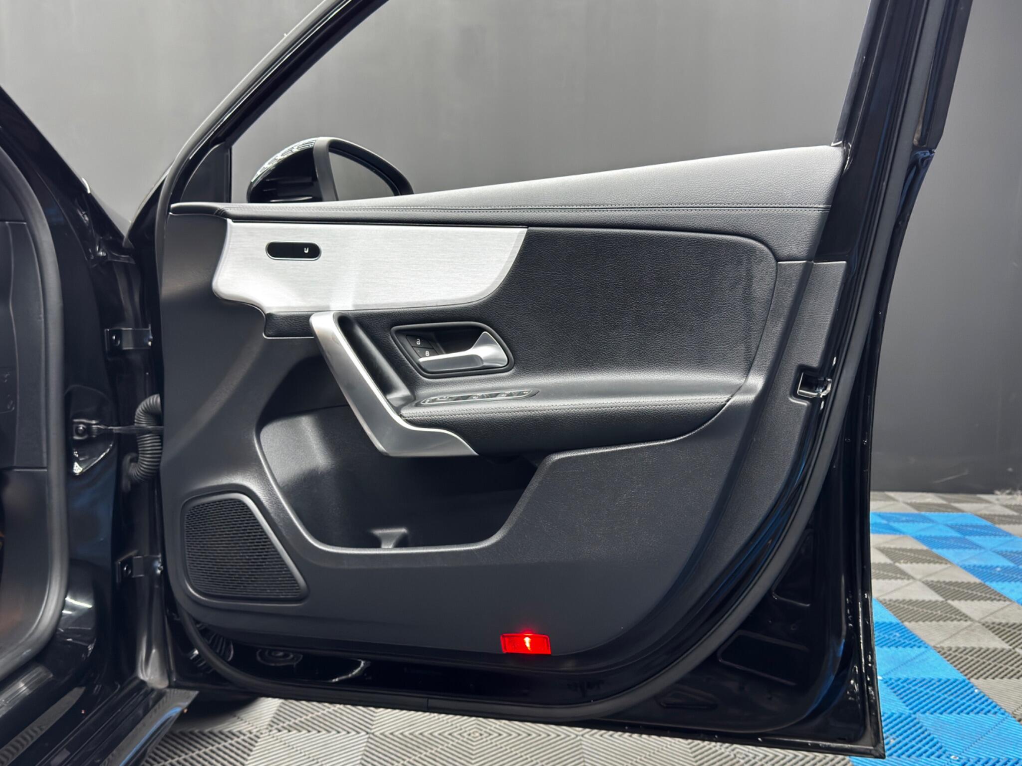 Mercedes-Benz A-Class view 40