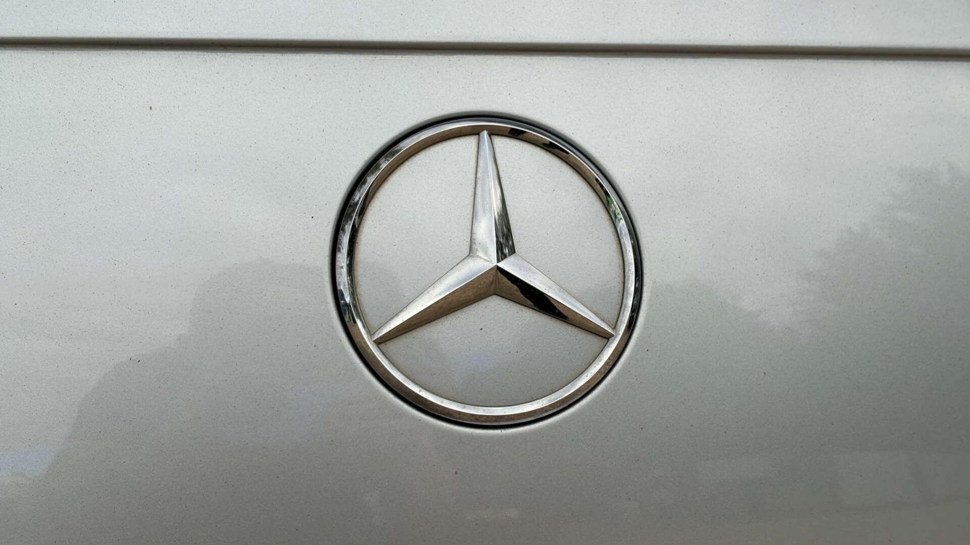 Mercedes-Benz C-Class view 35