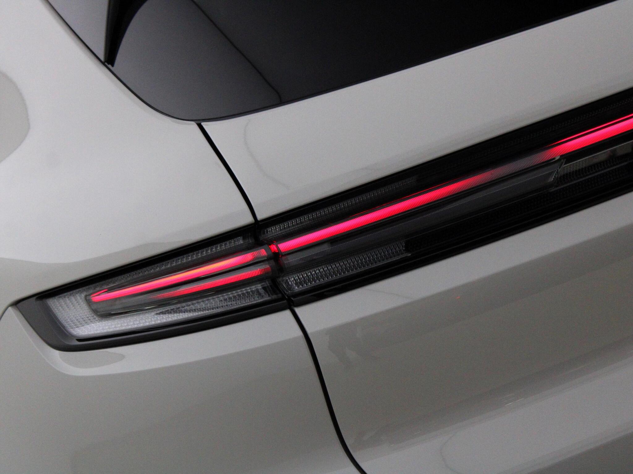 Porsche Cayenne view 11