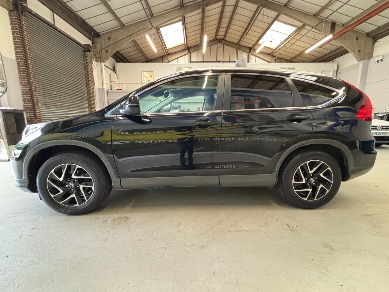 Honda CR-V view 8
