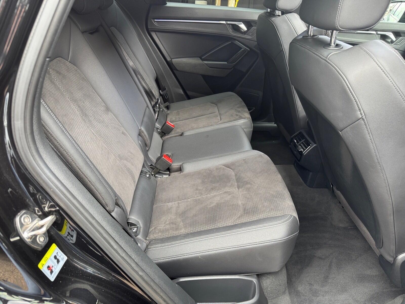 Audi Q3 view 14