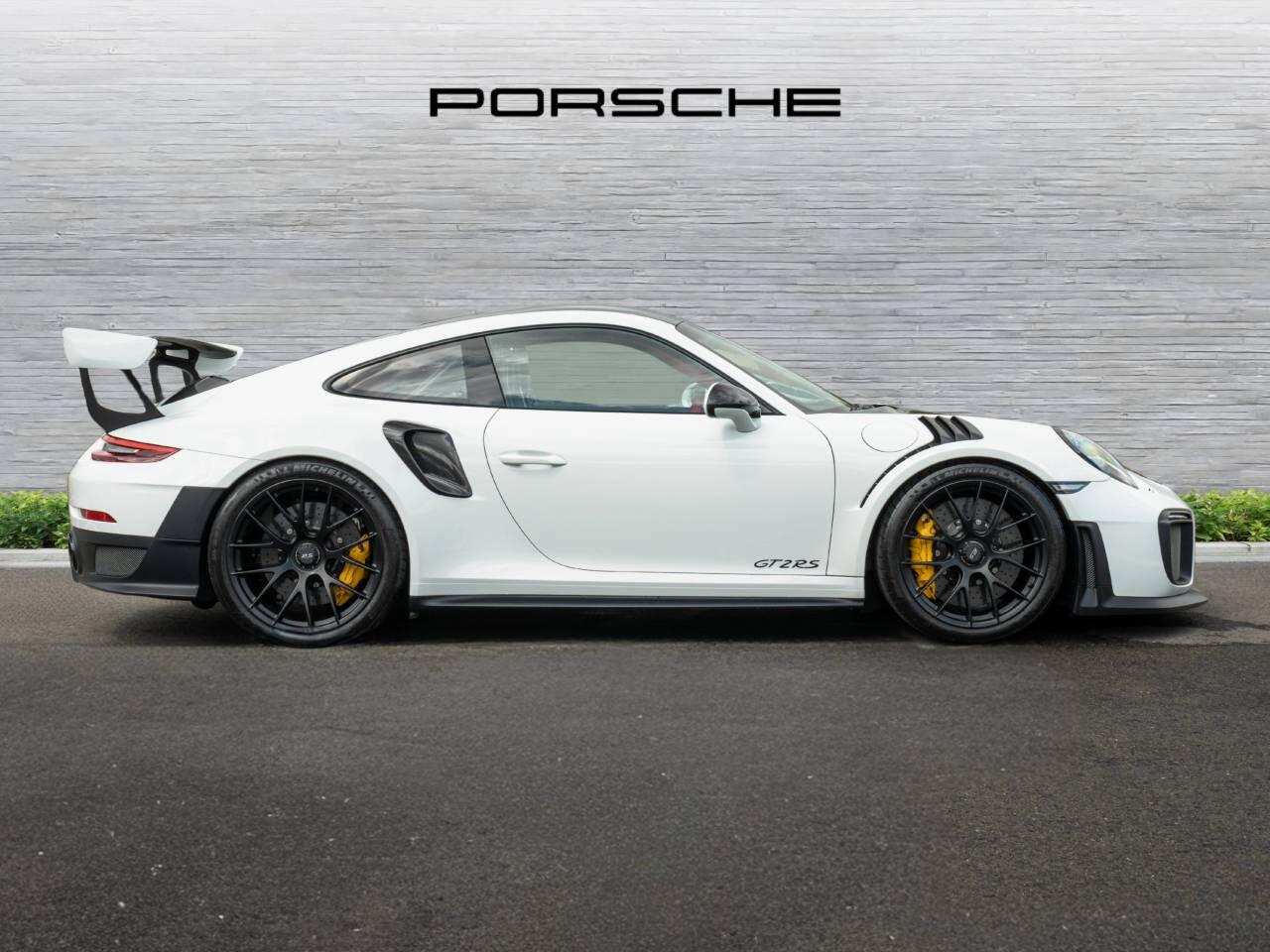 Porsche 911 view 2