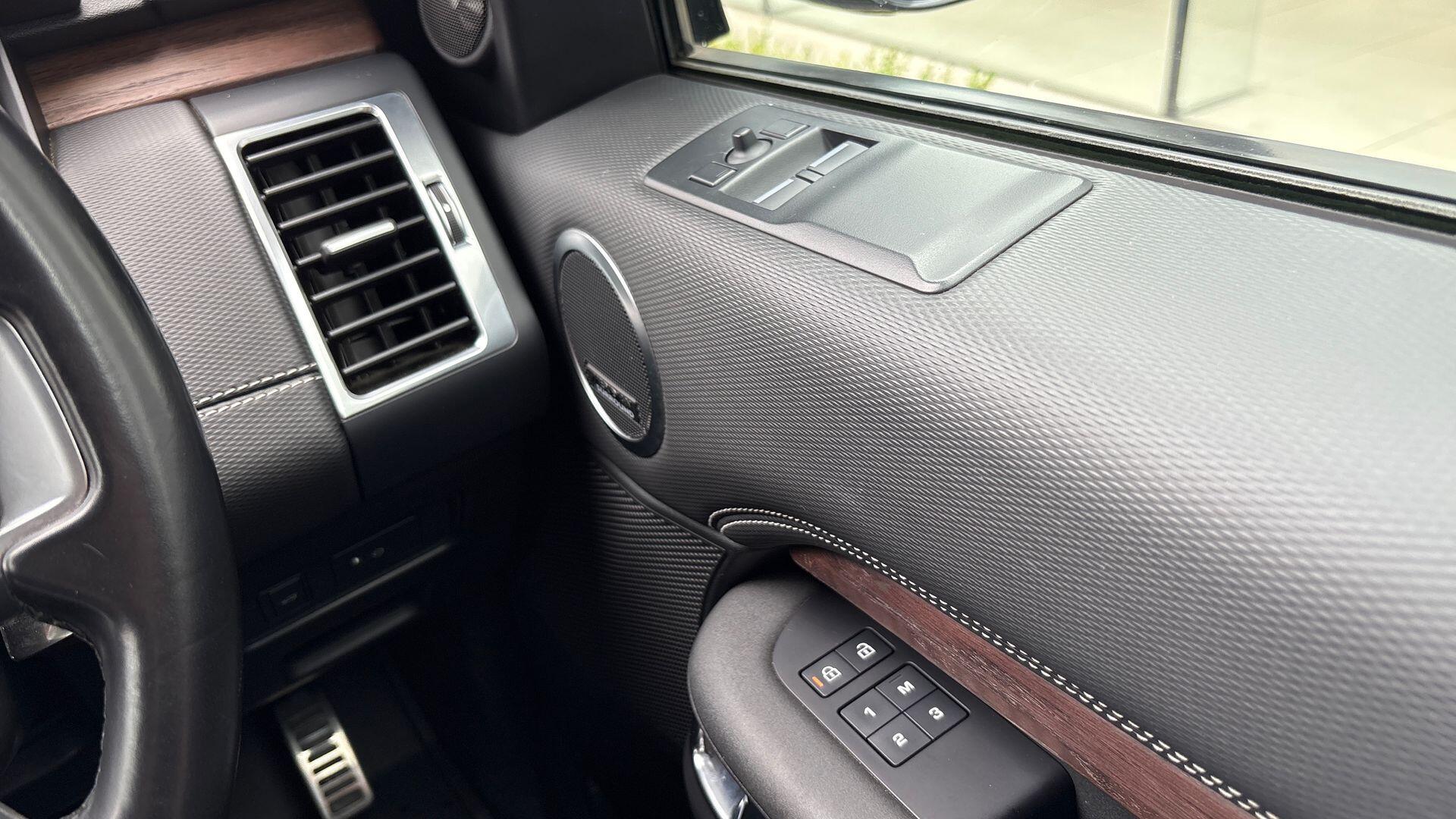 Land Rover Discovery view 41