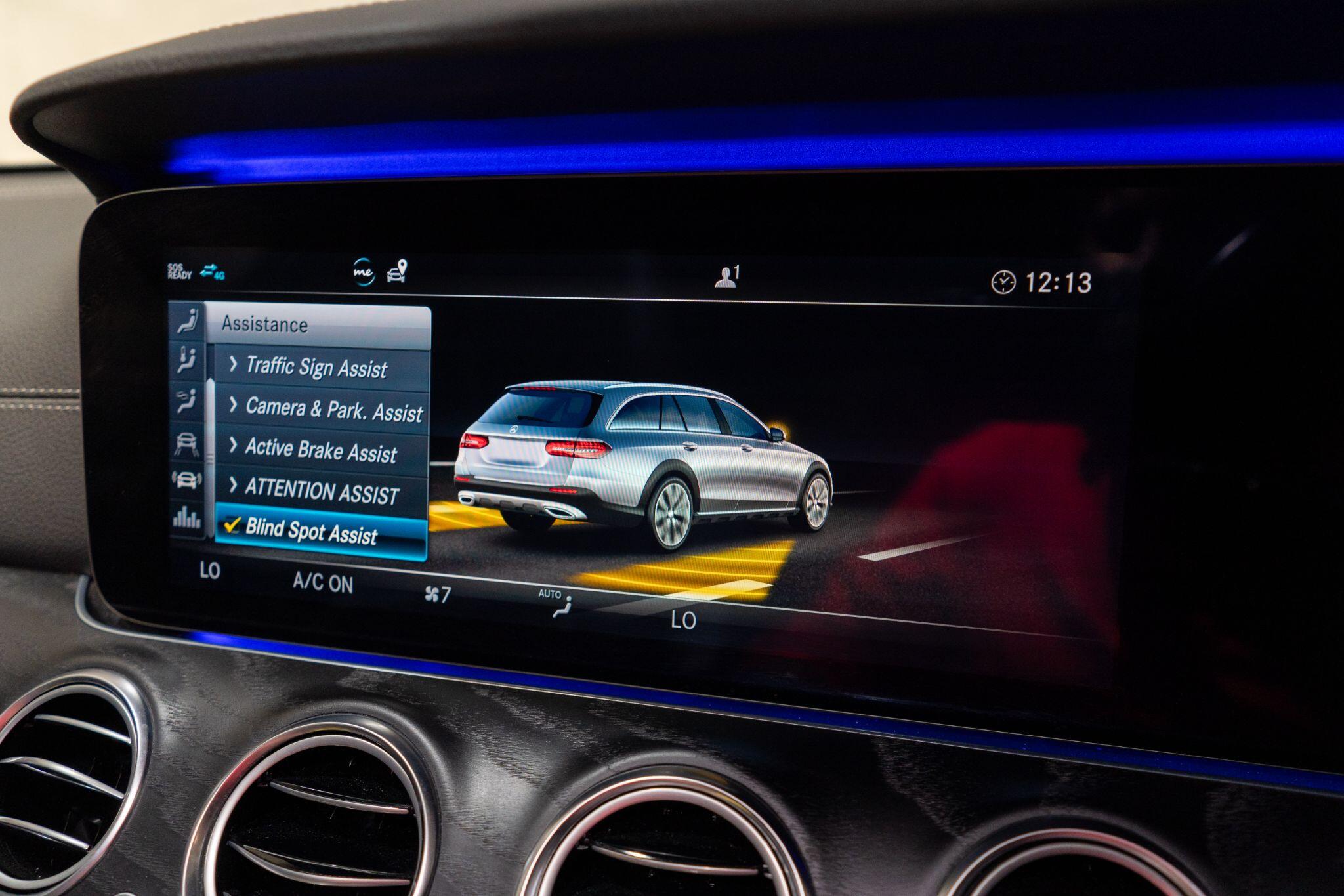 Mercedes-Benz E-Class view 32