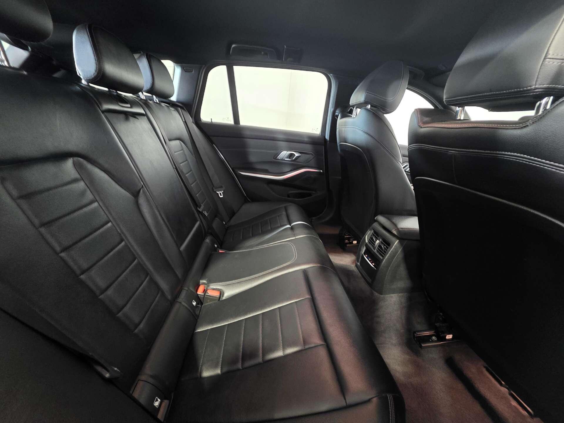 BMW 3 Series view 45