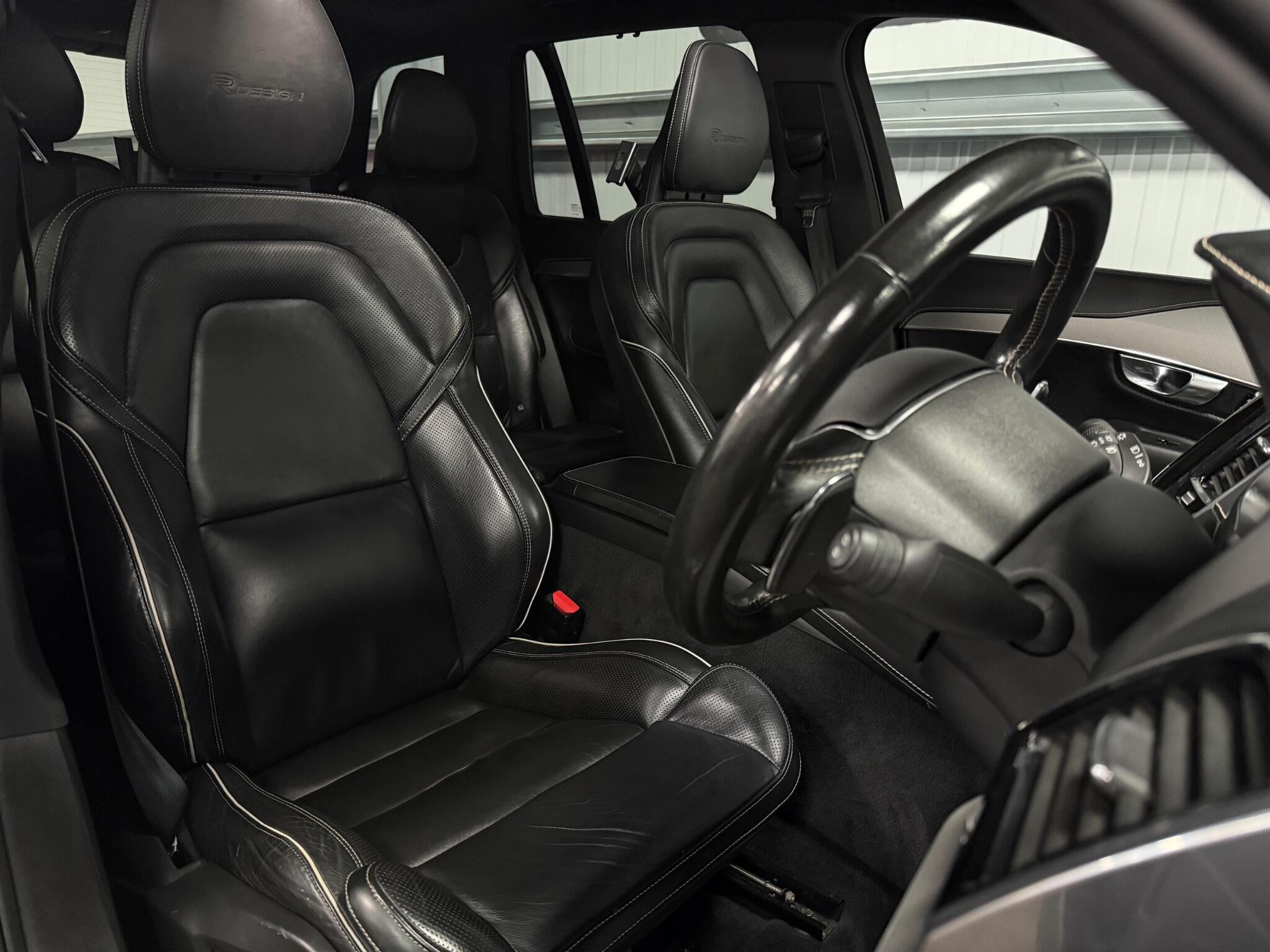 Volvo XC90 view 18