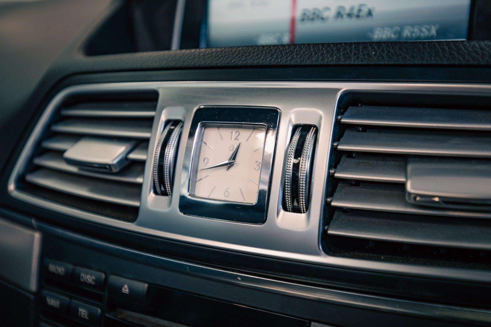 Mercedes-Benz E-Class view 18