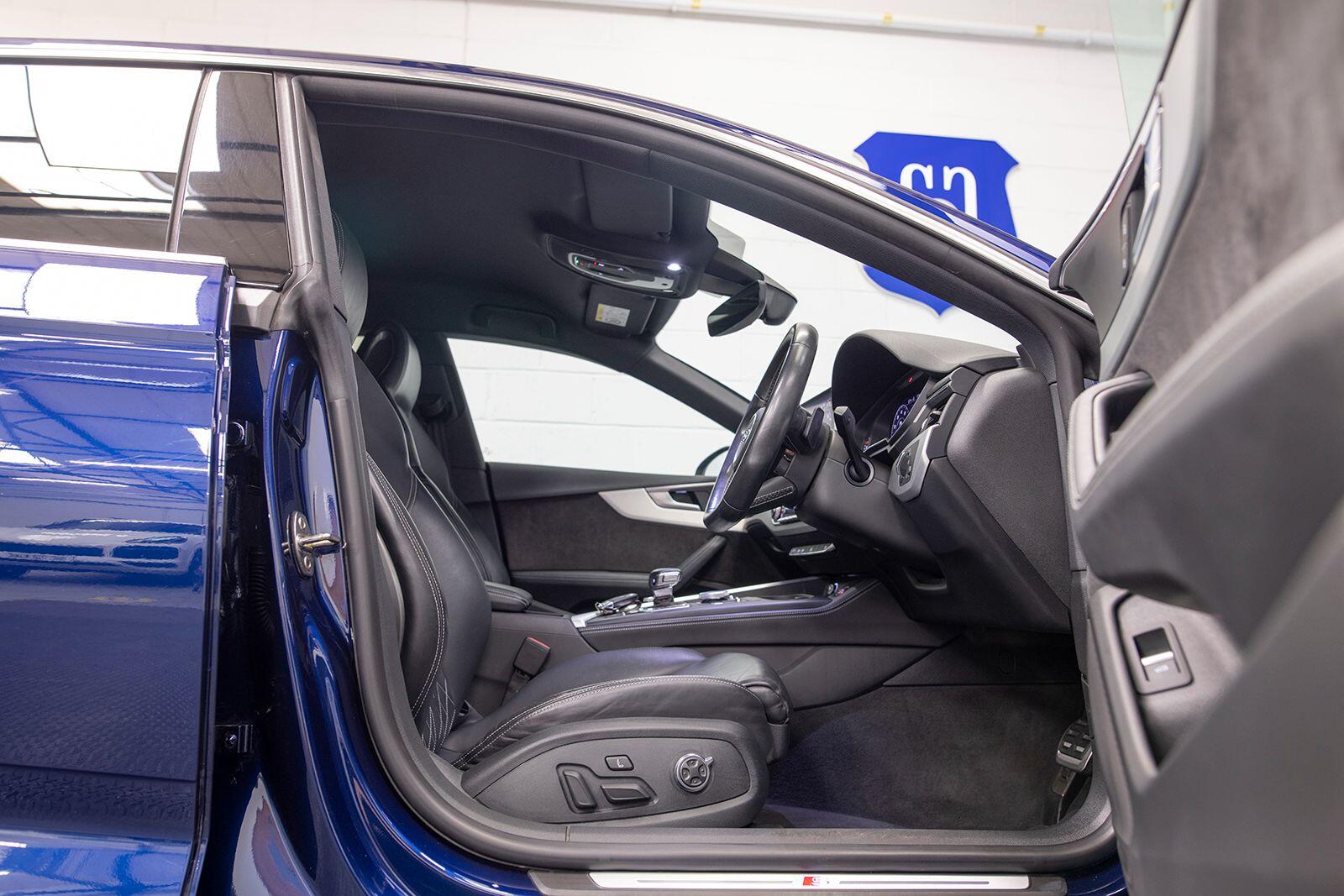 Audi S5 view 14