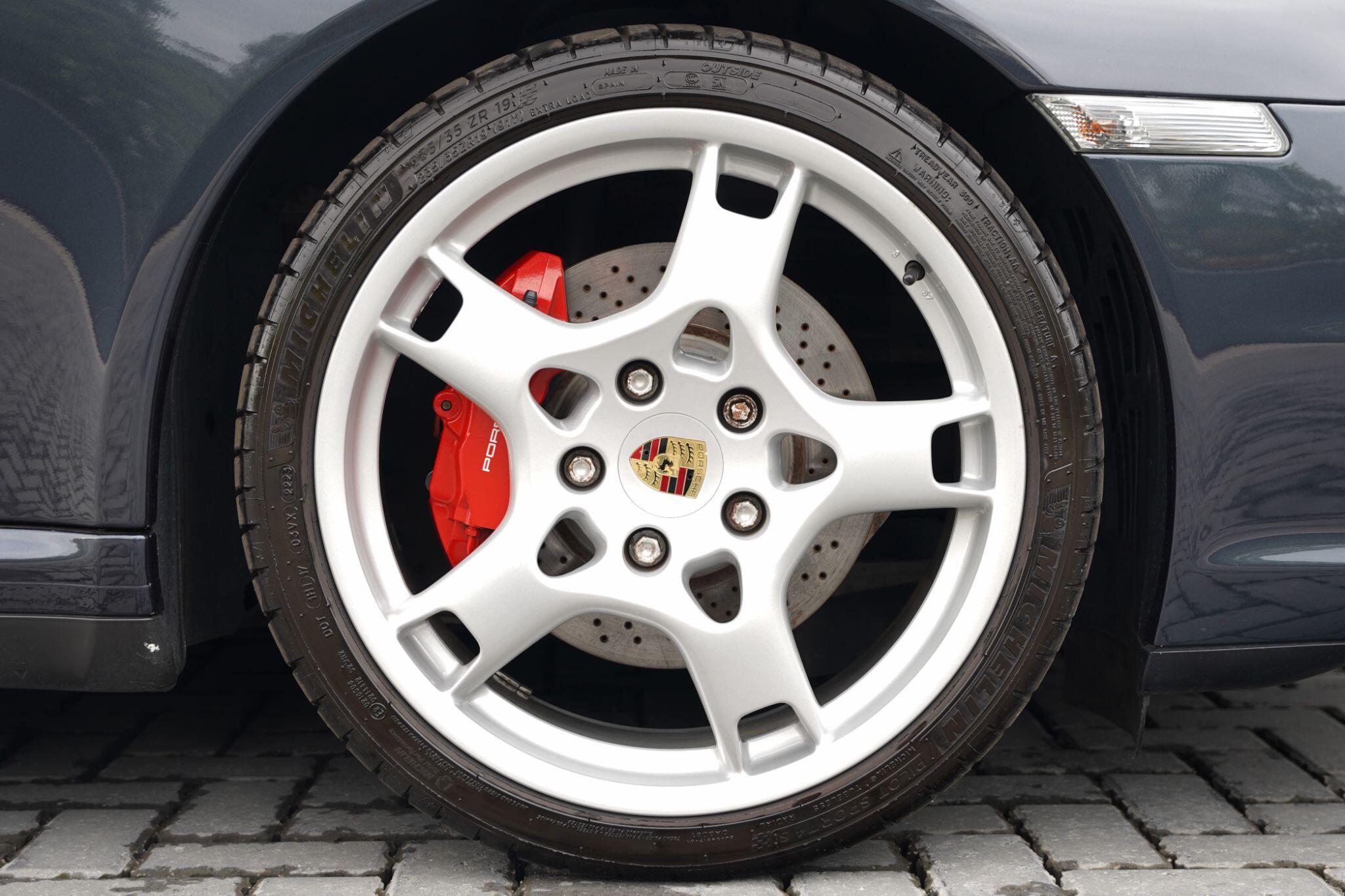 Porsche 911 view 43