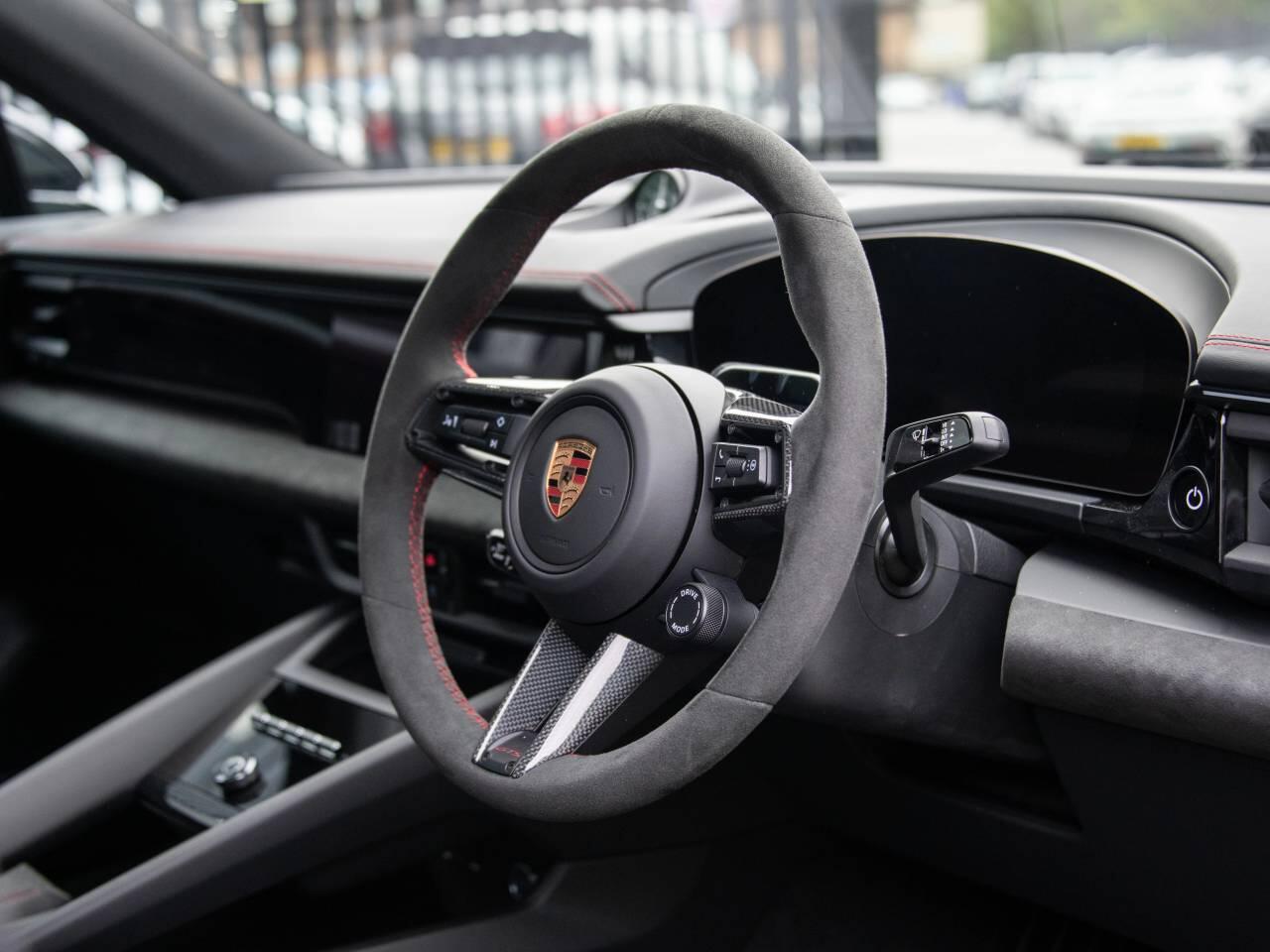 Porsche Macan view 29