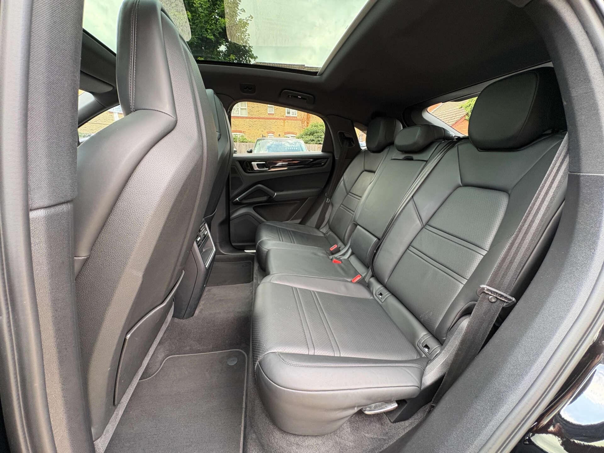 Porsche Cayenne view 52