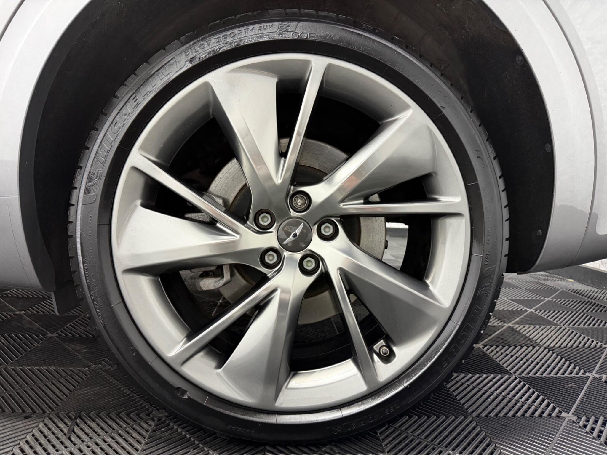 Genesis GV70 view 37