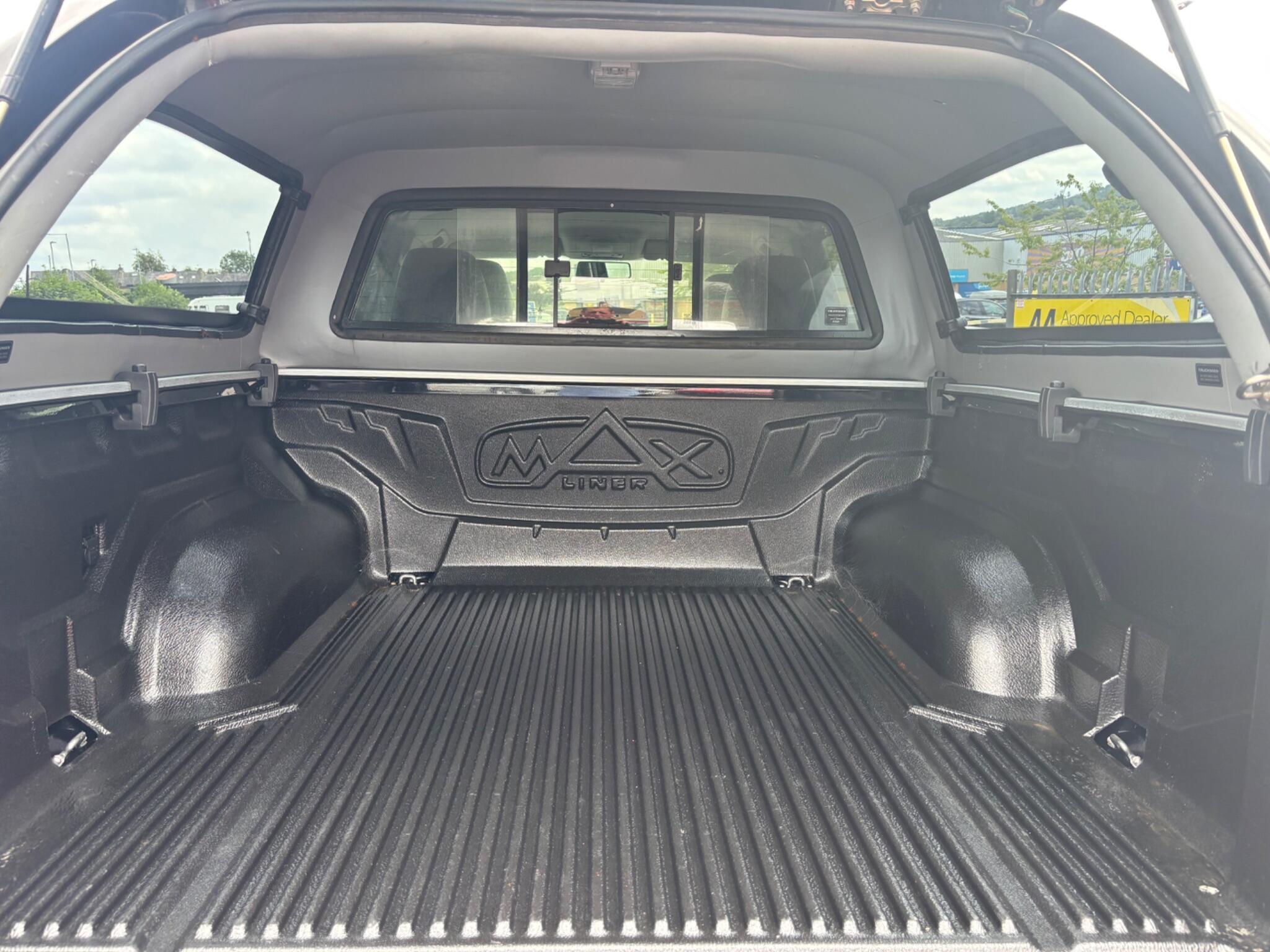 Volkswagen Amarok view 30