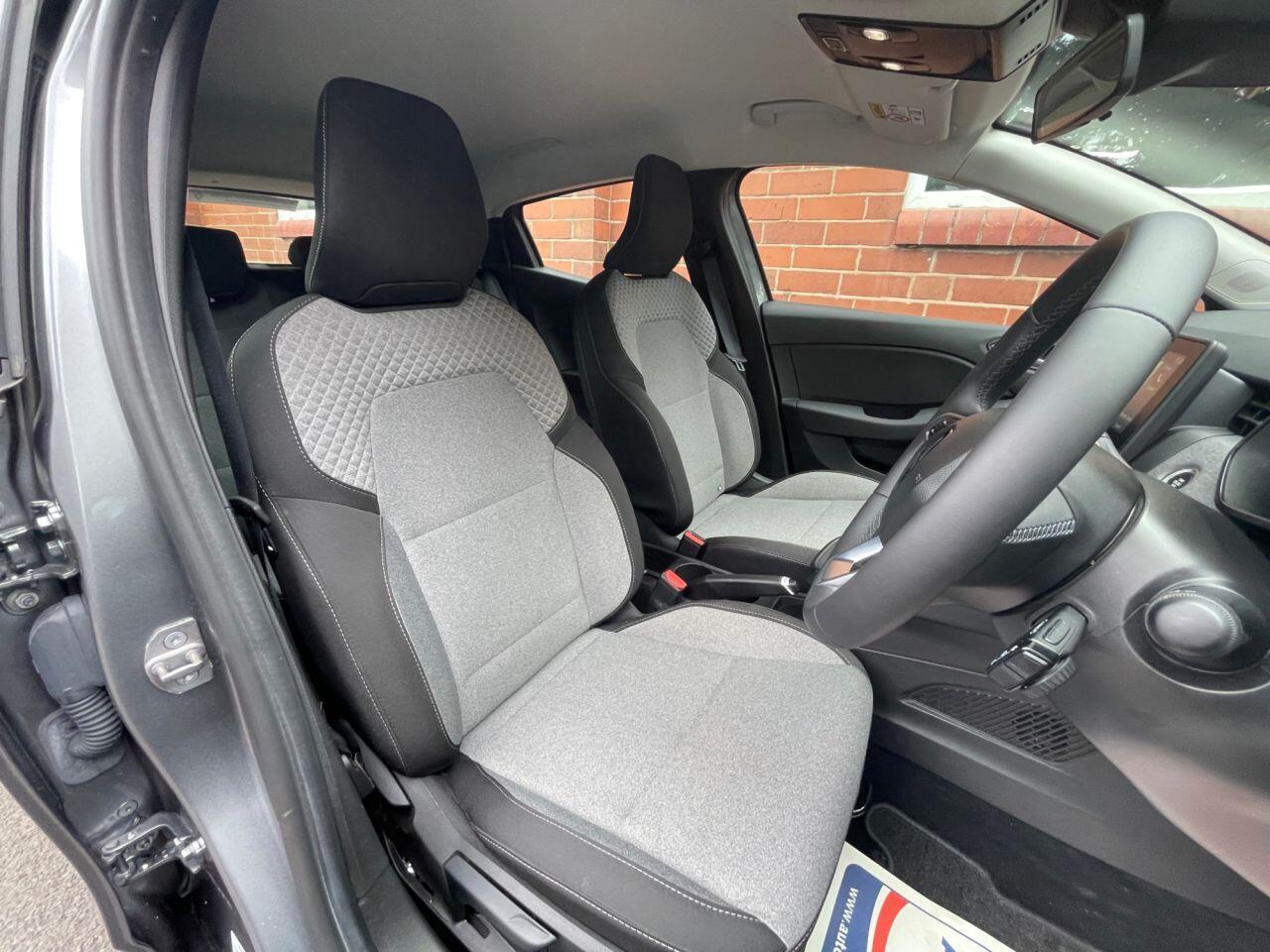 Renault Clio view 4