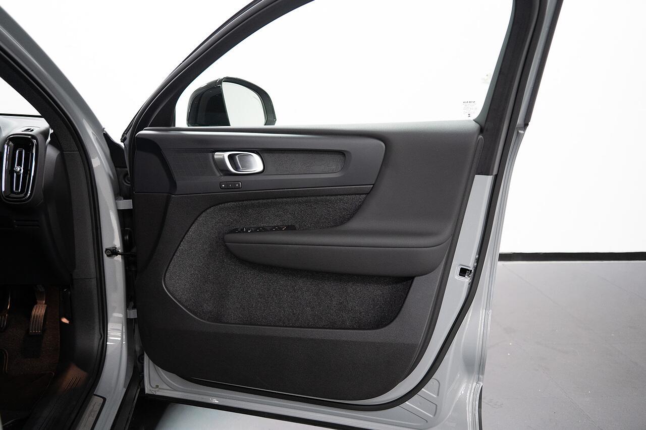 Volvo C40 view 26