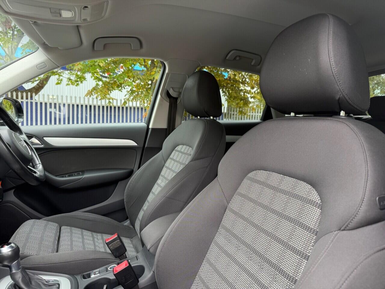 Audi Q3 view 29
