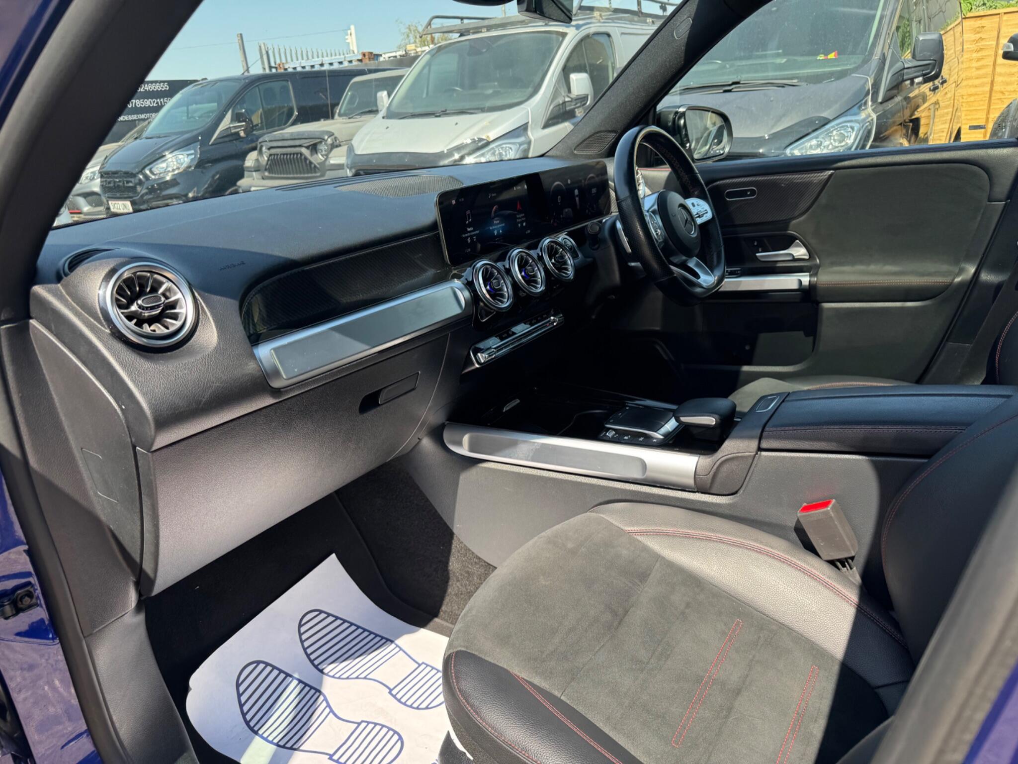 Mercedes-Benz GLB view 13