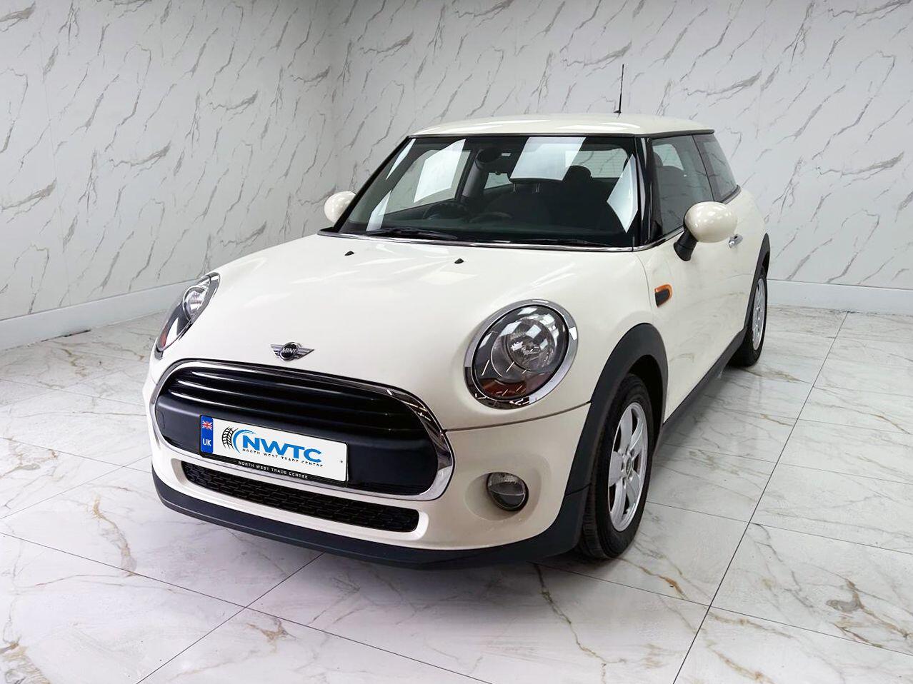 MINI Hatch view 6