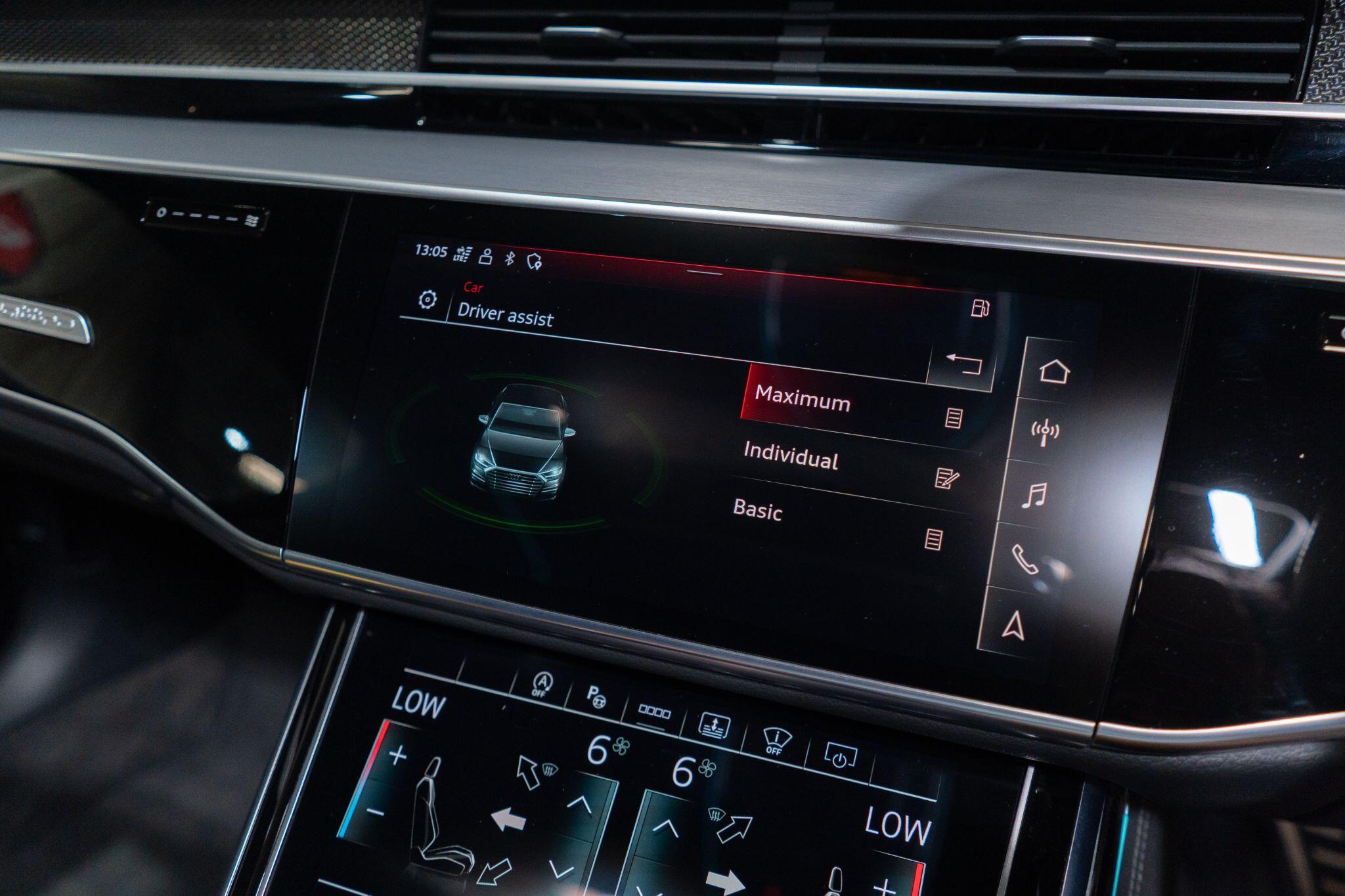 Audi S8 view 27
