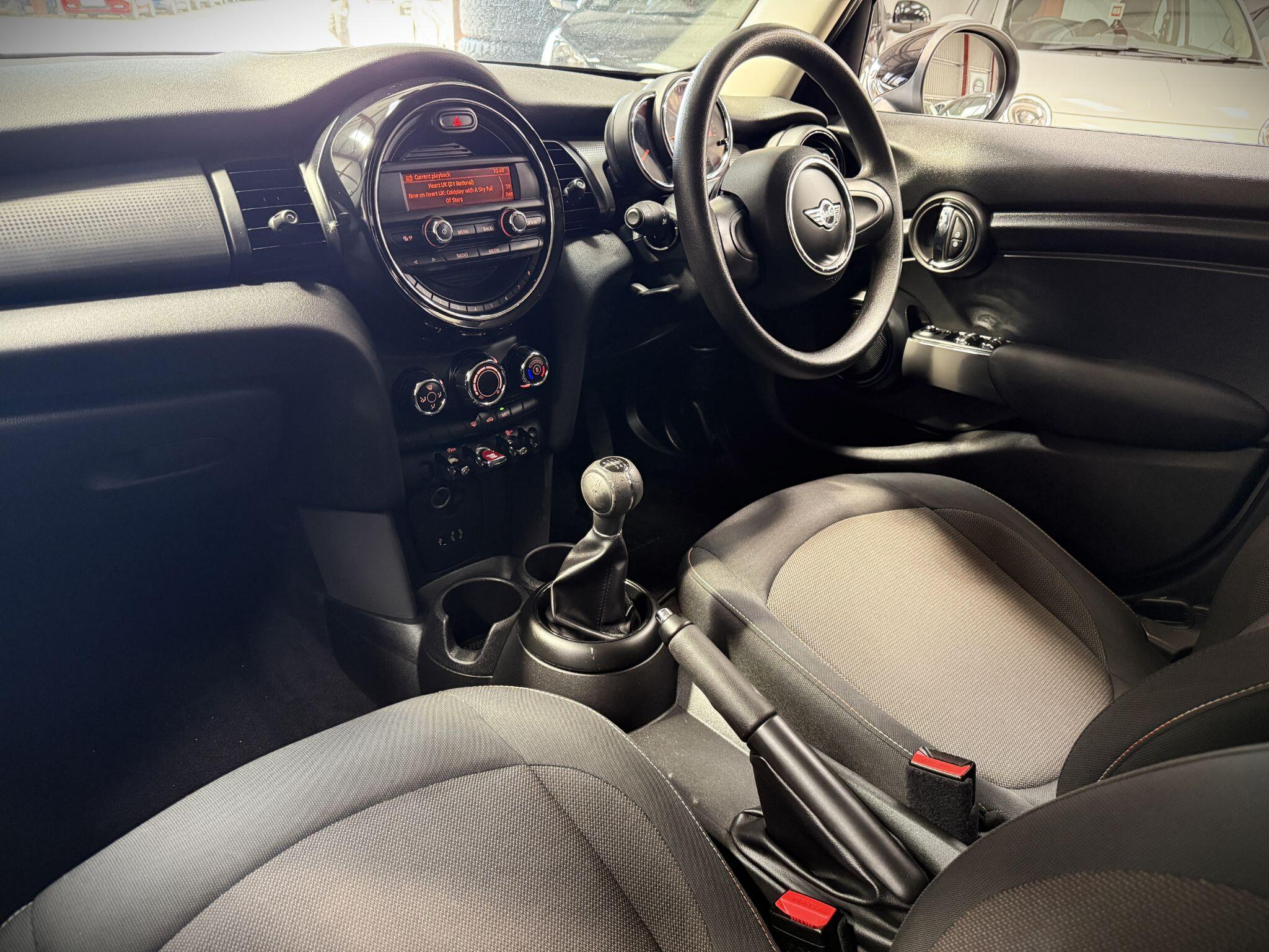Mini Cooper view 5