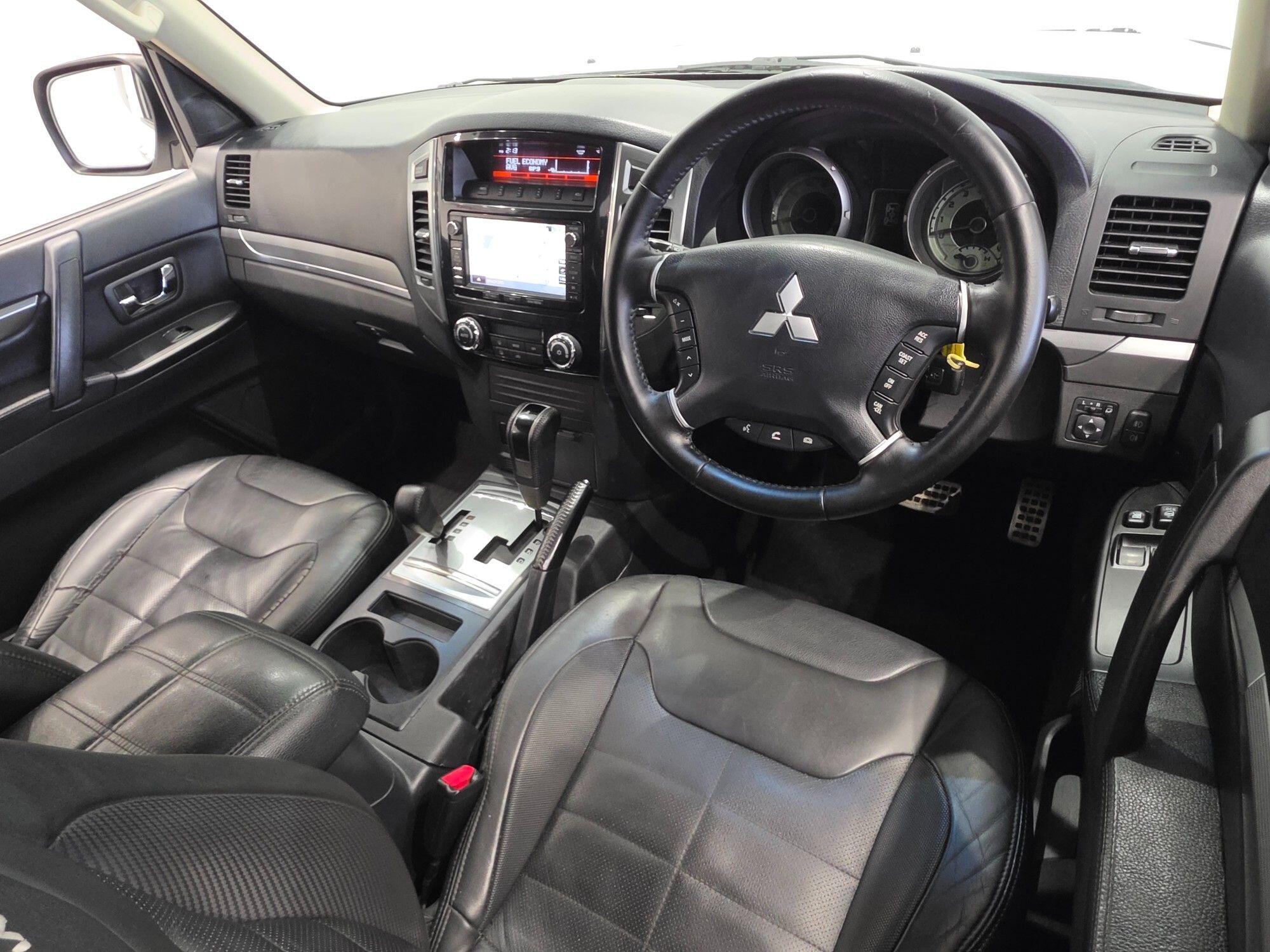 Mitsubishi Shogun view 23