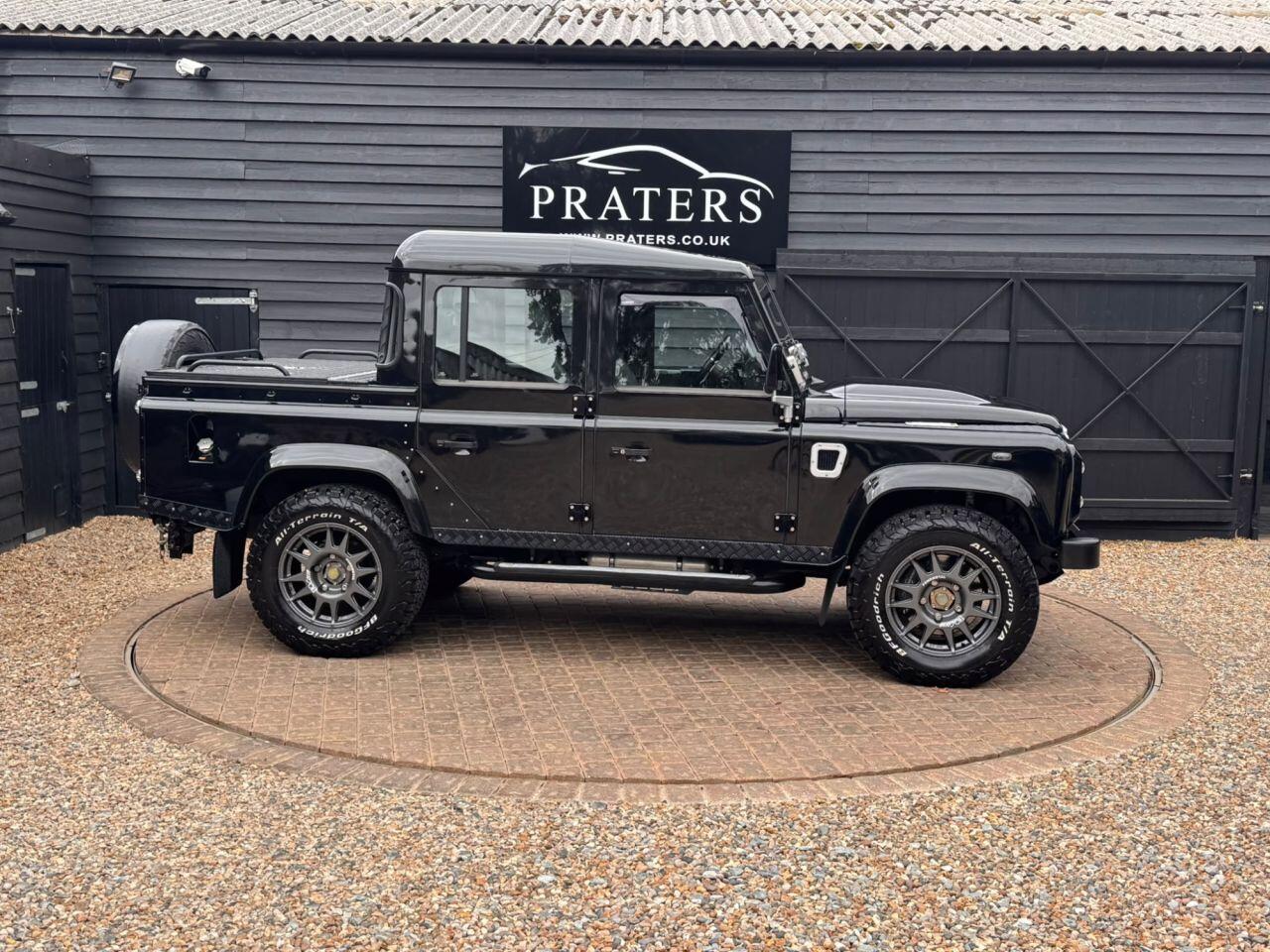 Land Rover Defender view 5