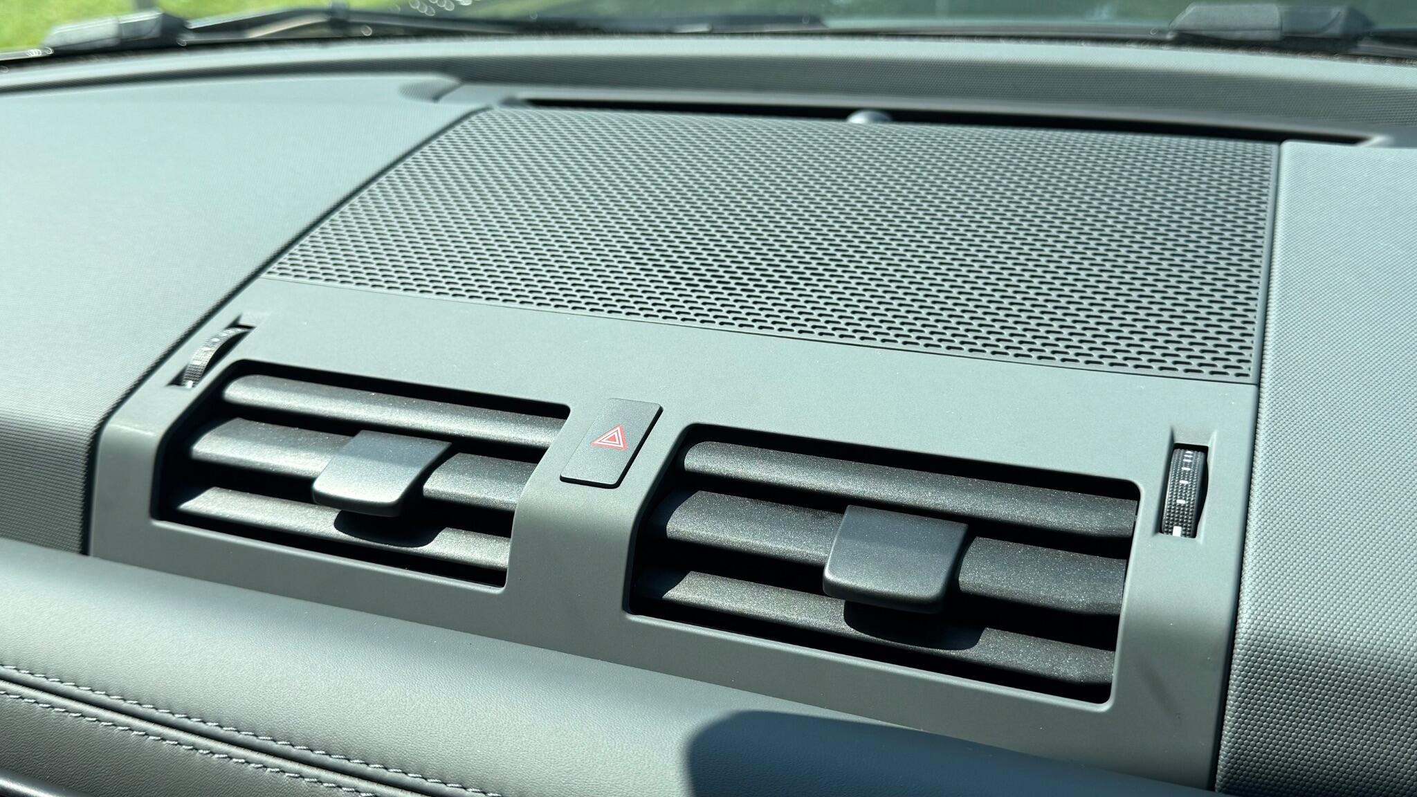 Land Rover Defender view 15