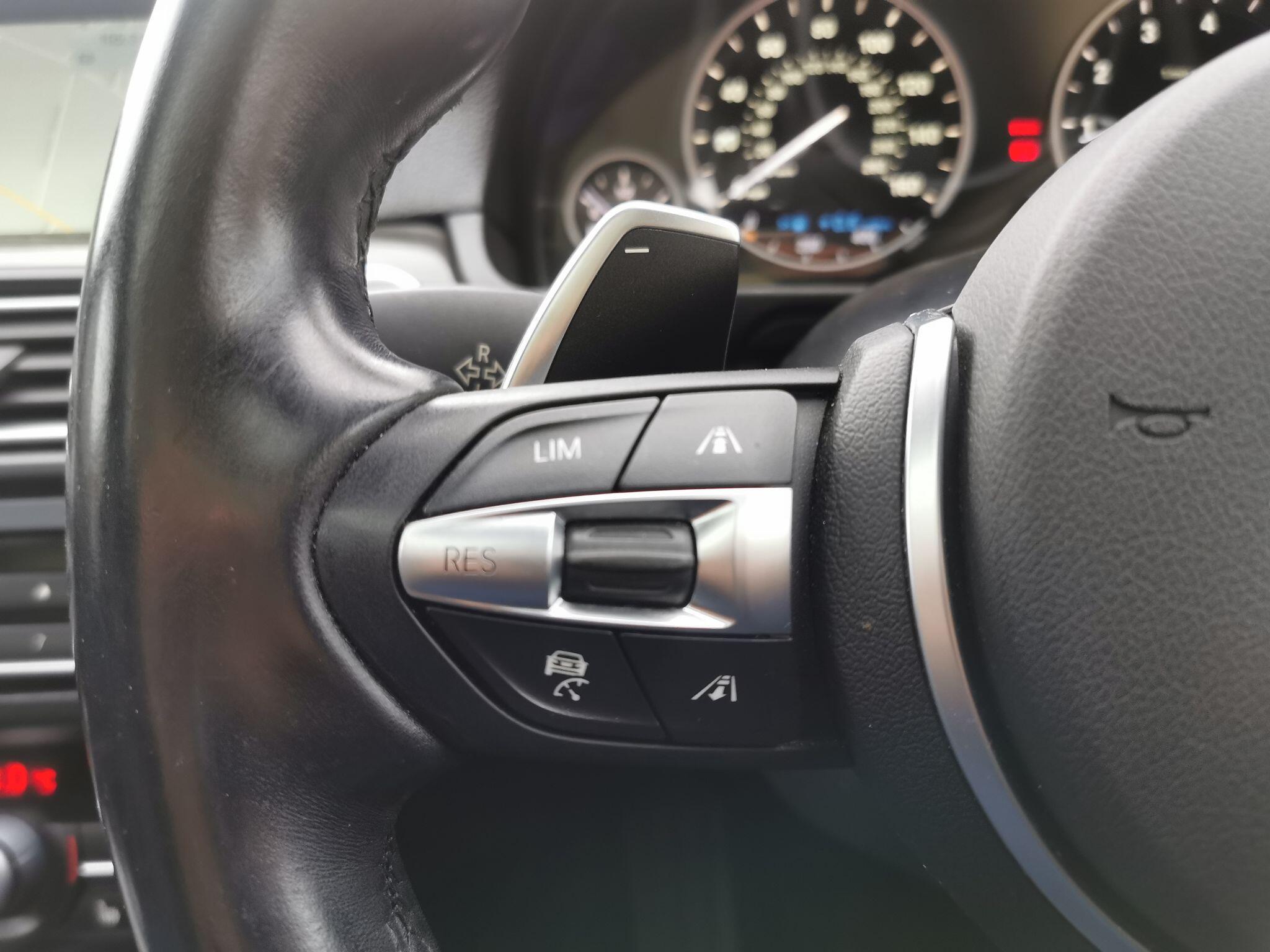 BMW 5 Series view 12