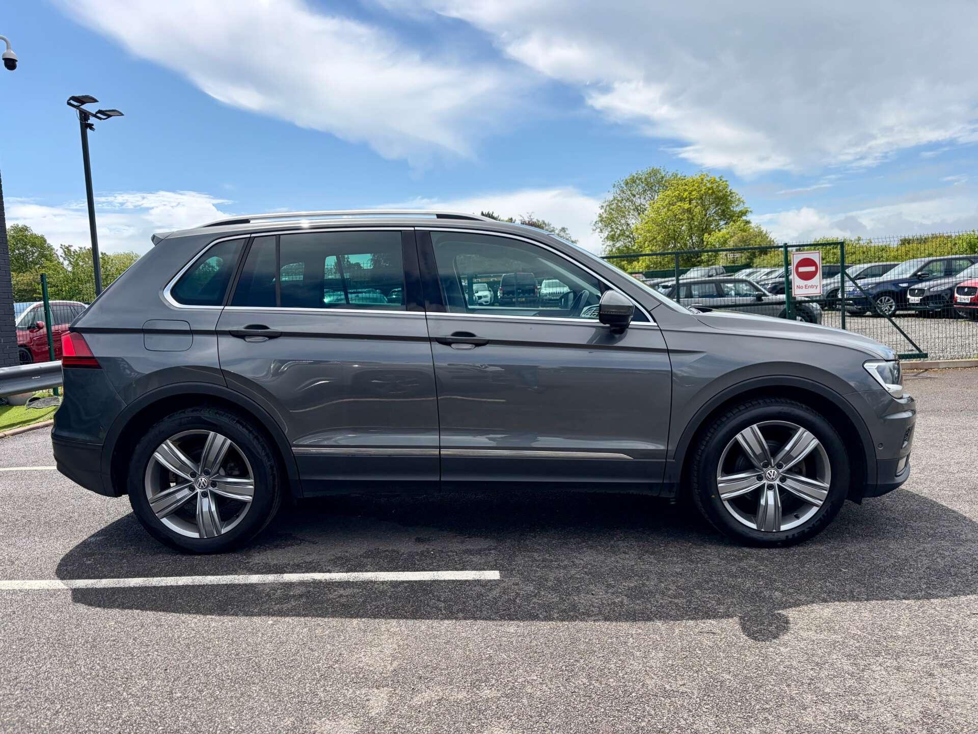 Volkswagen Tiguan view 9