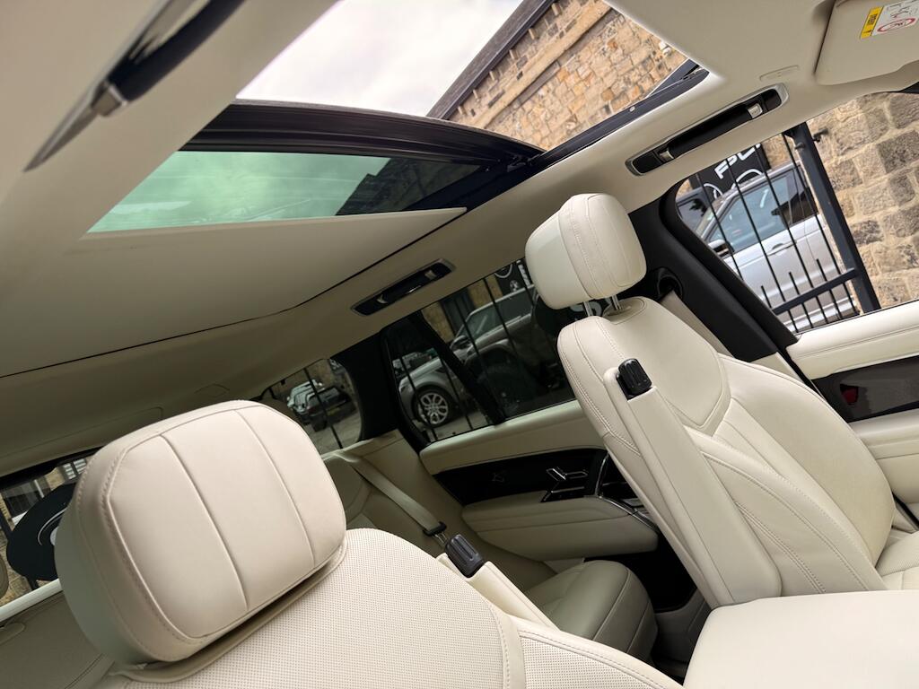 Land Rover Range Rover view 34