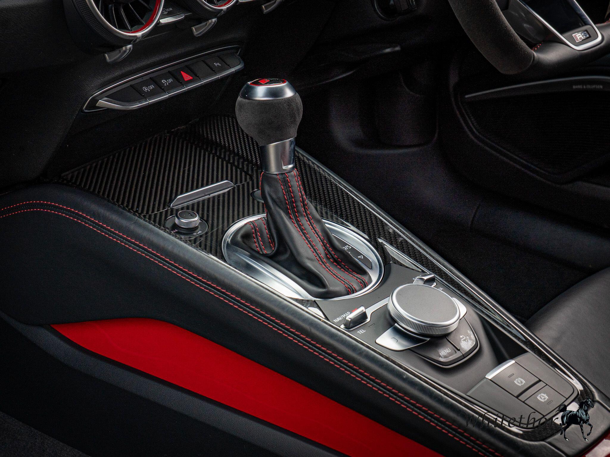 Audi TT RS view 32