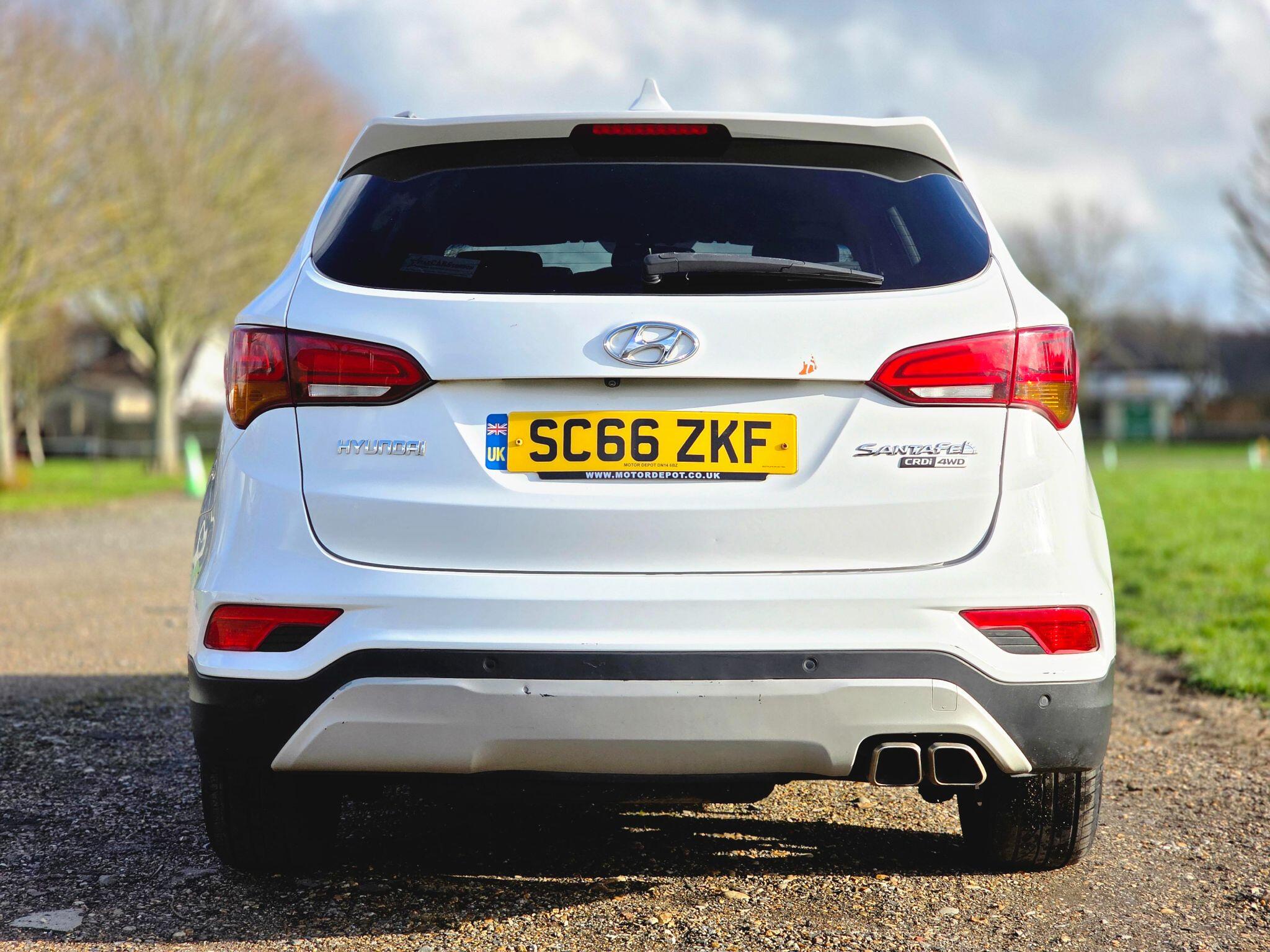 Hyundai Santa Fe view 12